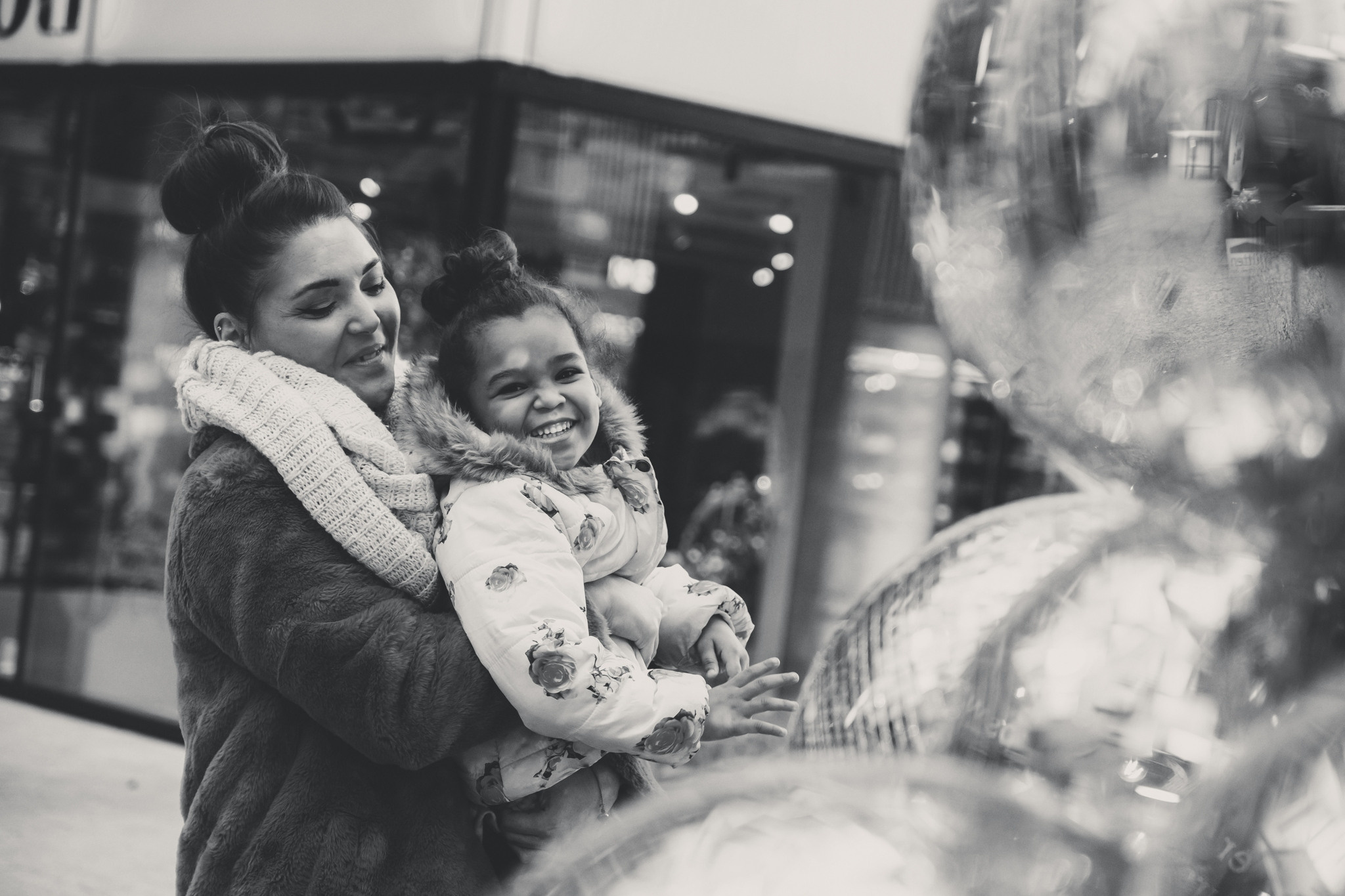 JESSICA AND MIA | FAMILY PHOTOSHOOT | ZÜRICH. HOME