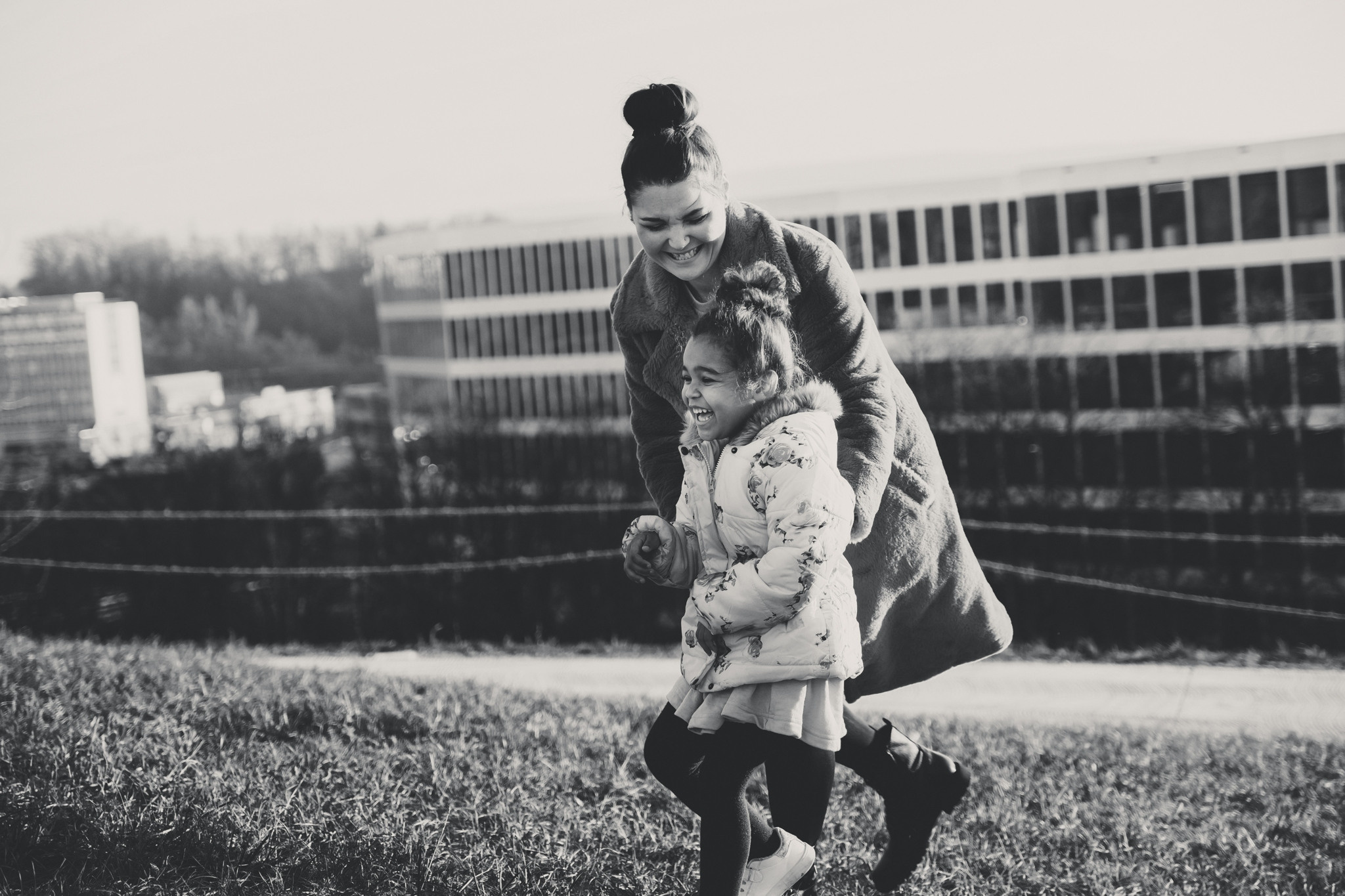JESSICA AND MIA | FAMILY PHOTOSHOOT | ZÜRICH. HOME