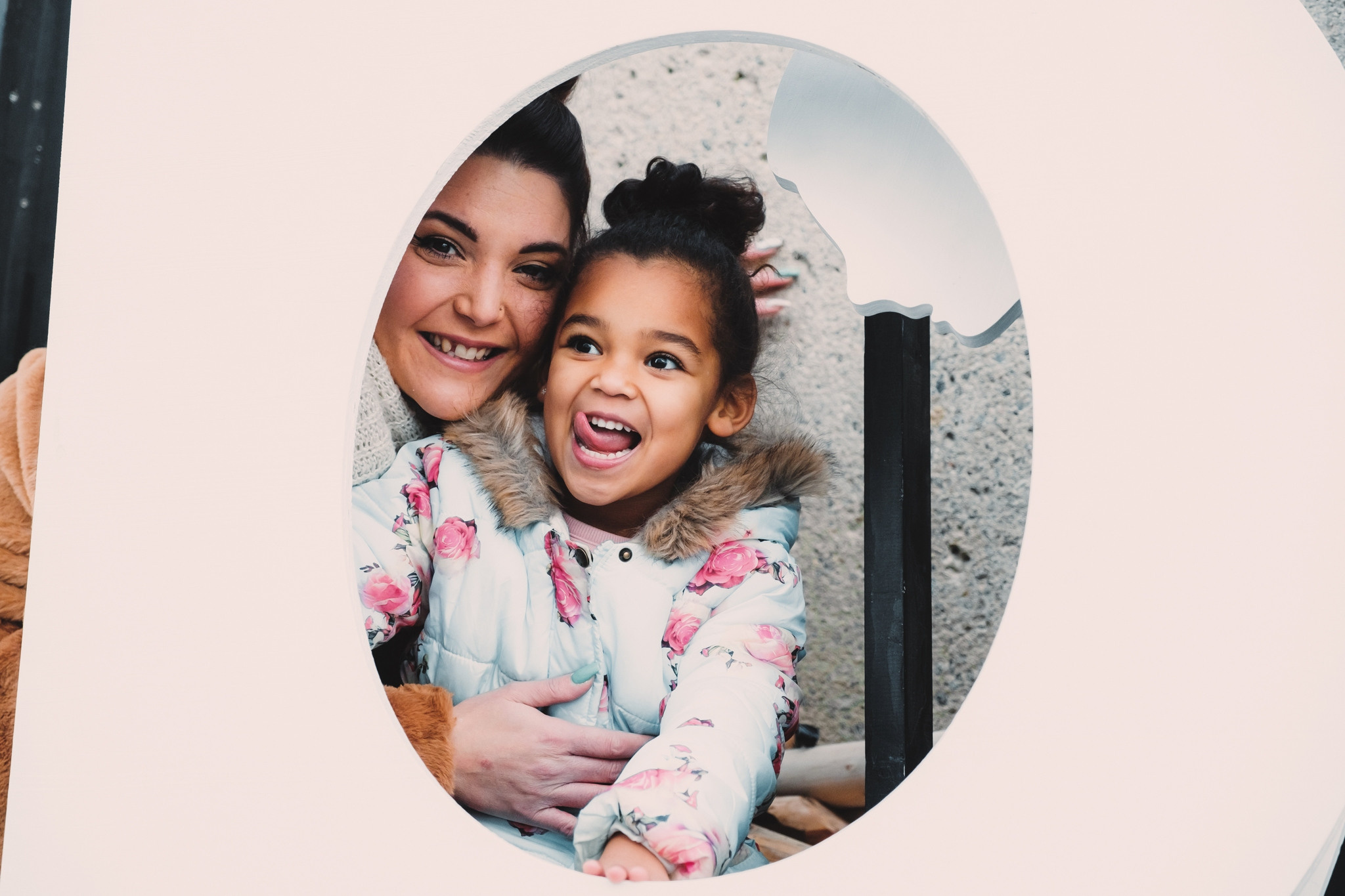 JESSICA AND MIA | FAMILY PHOTOSHOOT | ZÜRICH. HOME