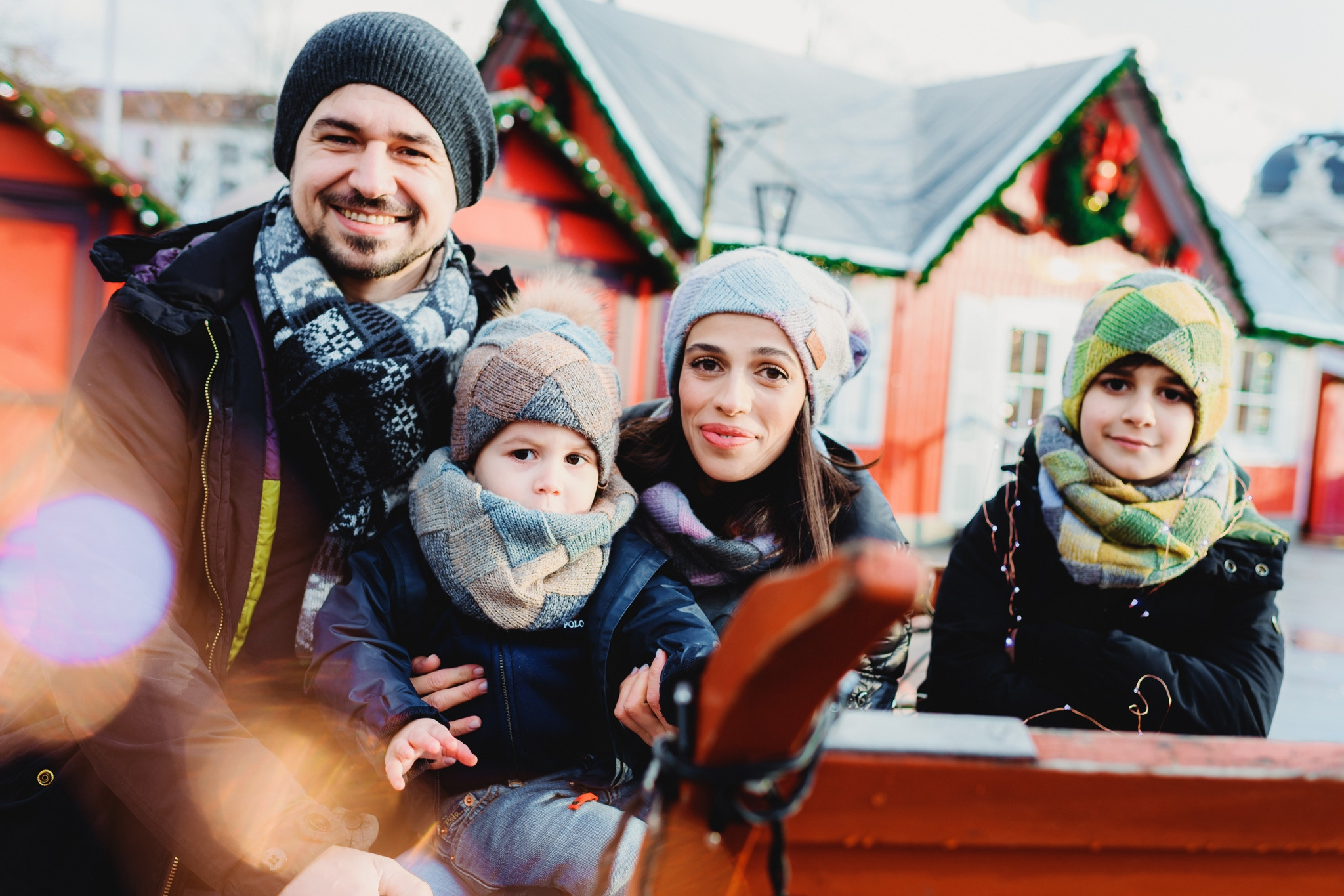SABINA, NEBOJSA, PHILIPP AND KEMRAN | CHRISTMAS FAMILY PHOTOSHOOT | ZÜRICH. HOME