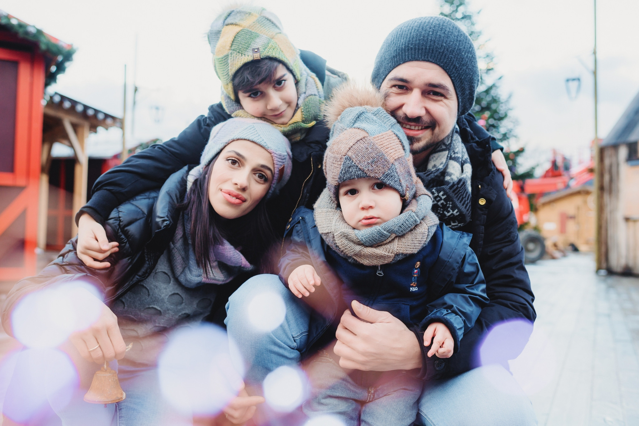 SABINA, NEBOJSA, PHILIPP AND KEMRAN | CHRISTMAS FAMILY PHOTOSHOOT | ZÜRICH. HOME