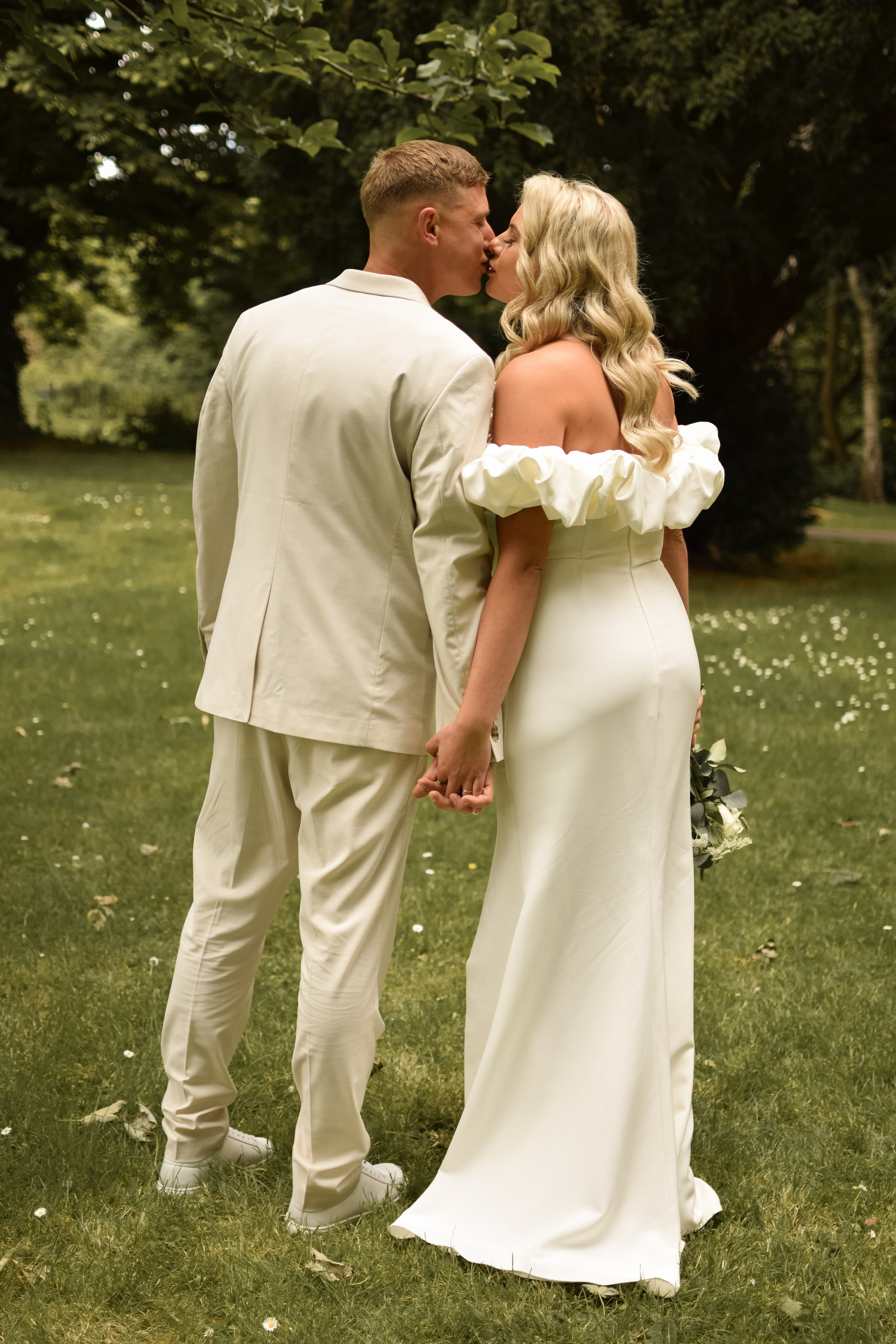 E & E wedding. Your local photographer