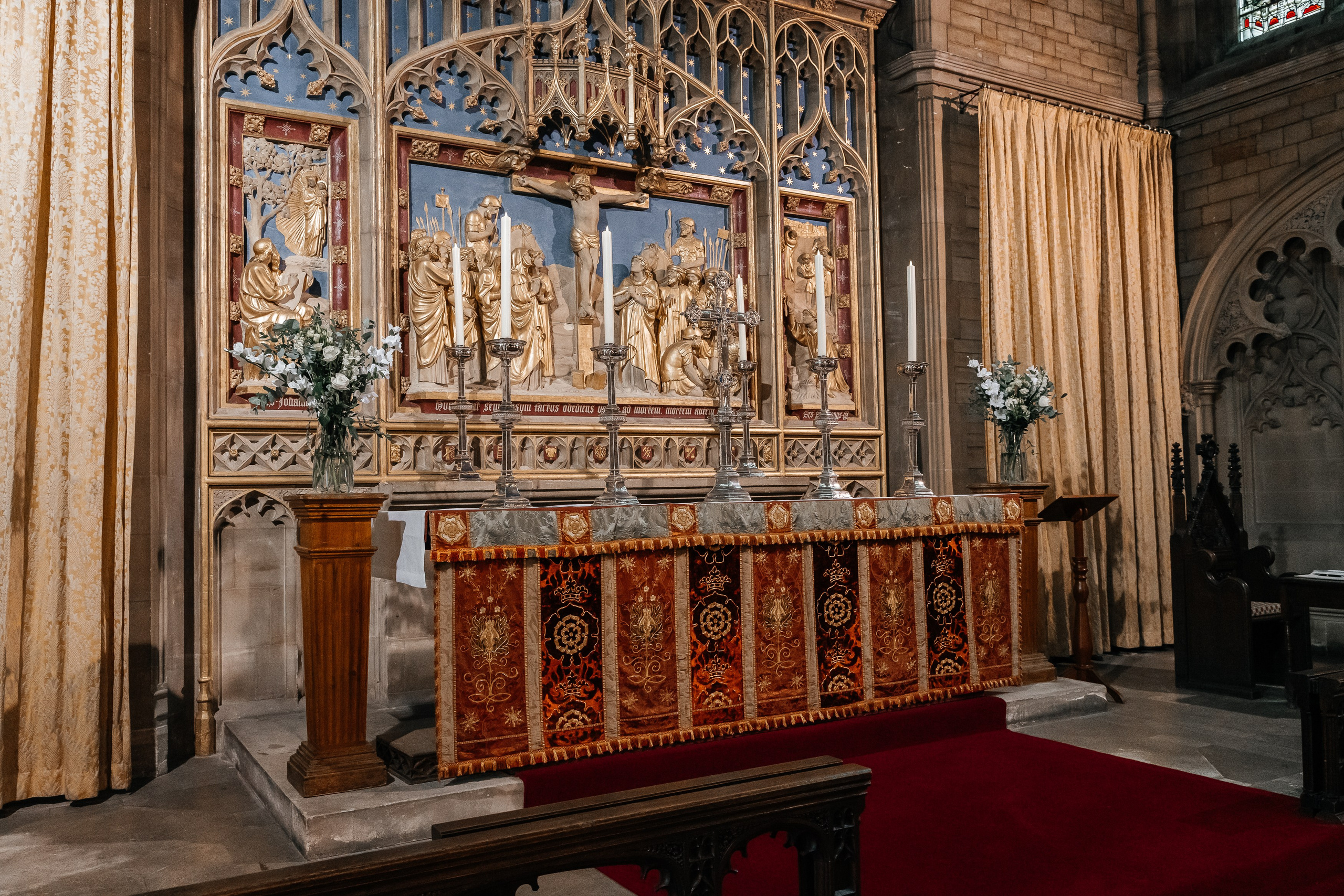 Wedding ceremony at The Lower chapel in Eton, Wedding in Eton, wedding photographer in Eton, wedding photographer in Eton