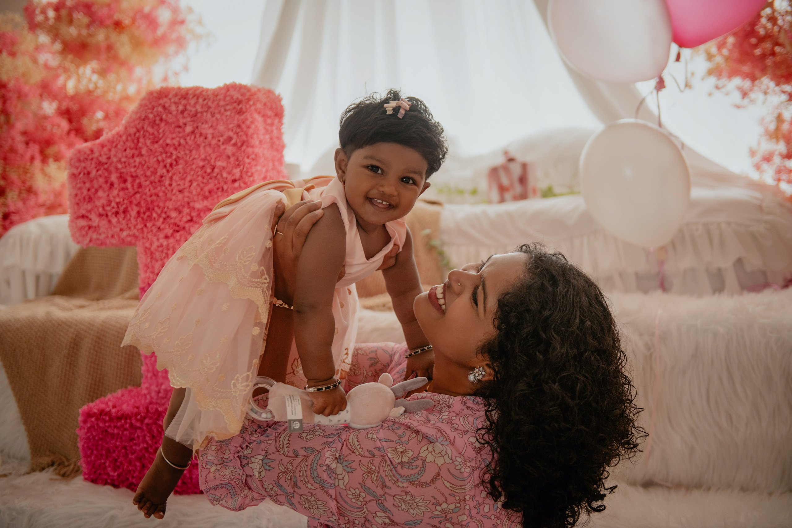 Съемка дня рождения в студии в центре Праги. Профессиональный фотограф в Праге Анастасия Харитонова