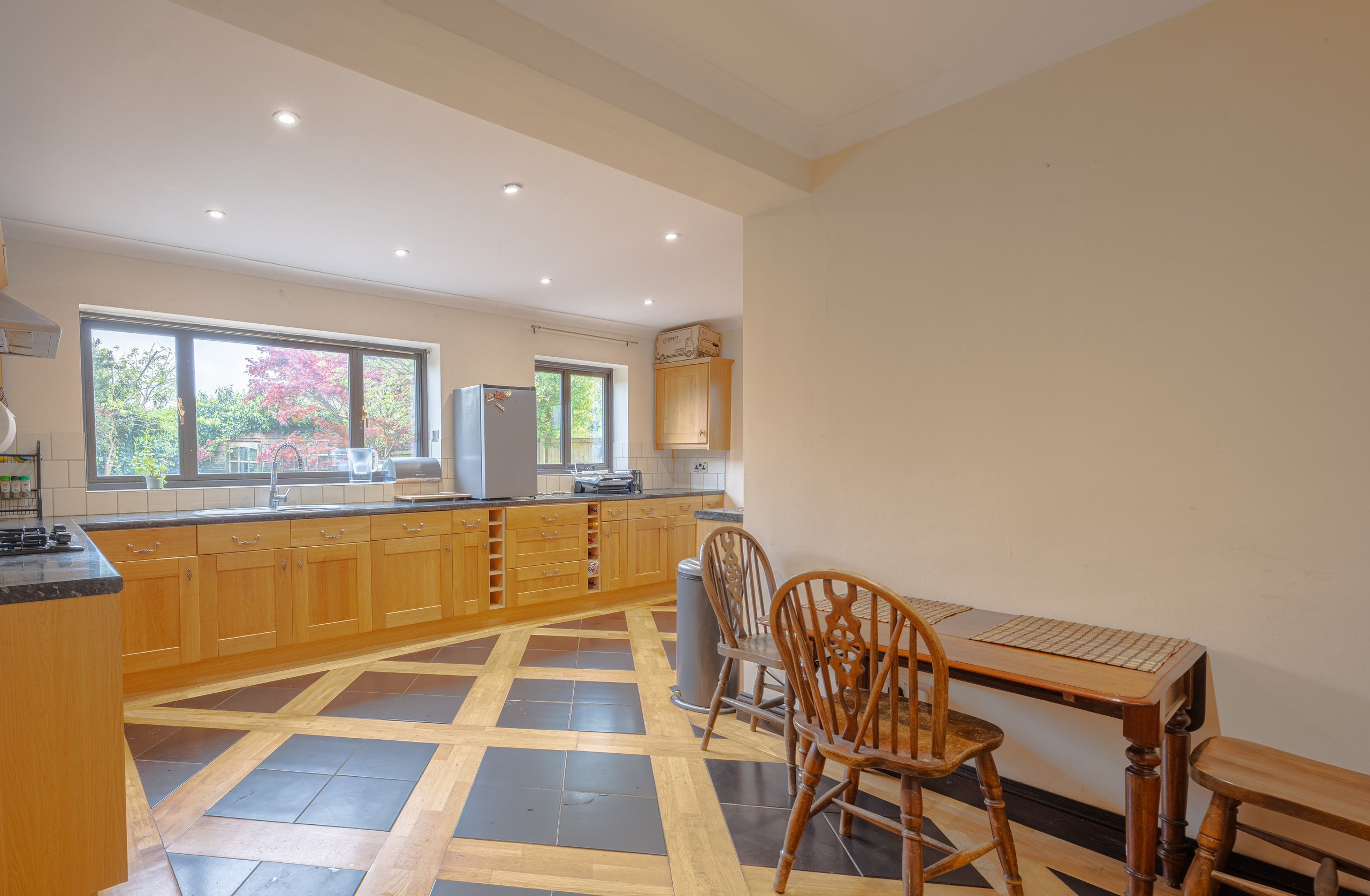 Green Lane. Sola SLY | London Photographer and Videographer