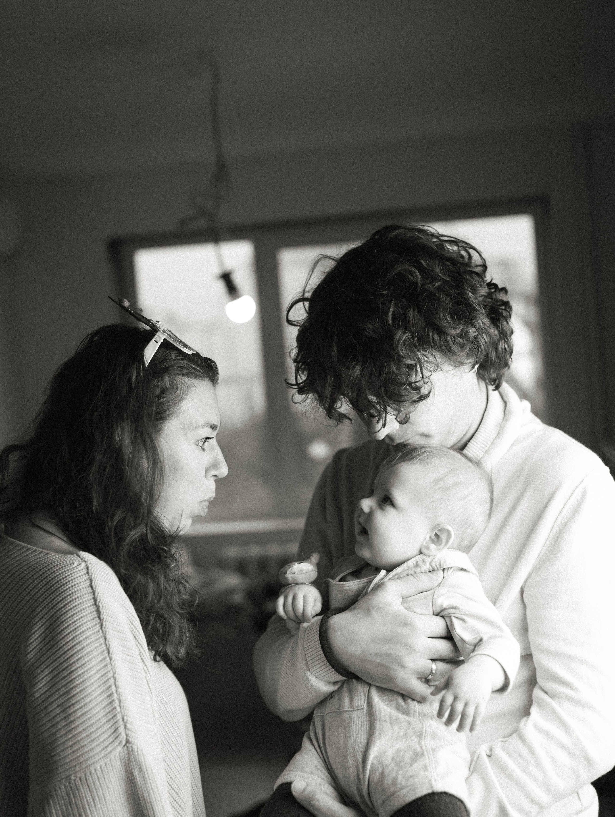Séance photo de famille pour Noël. Histoires d’amour, séances photos de famille et de mariage en France