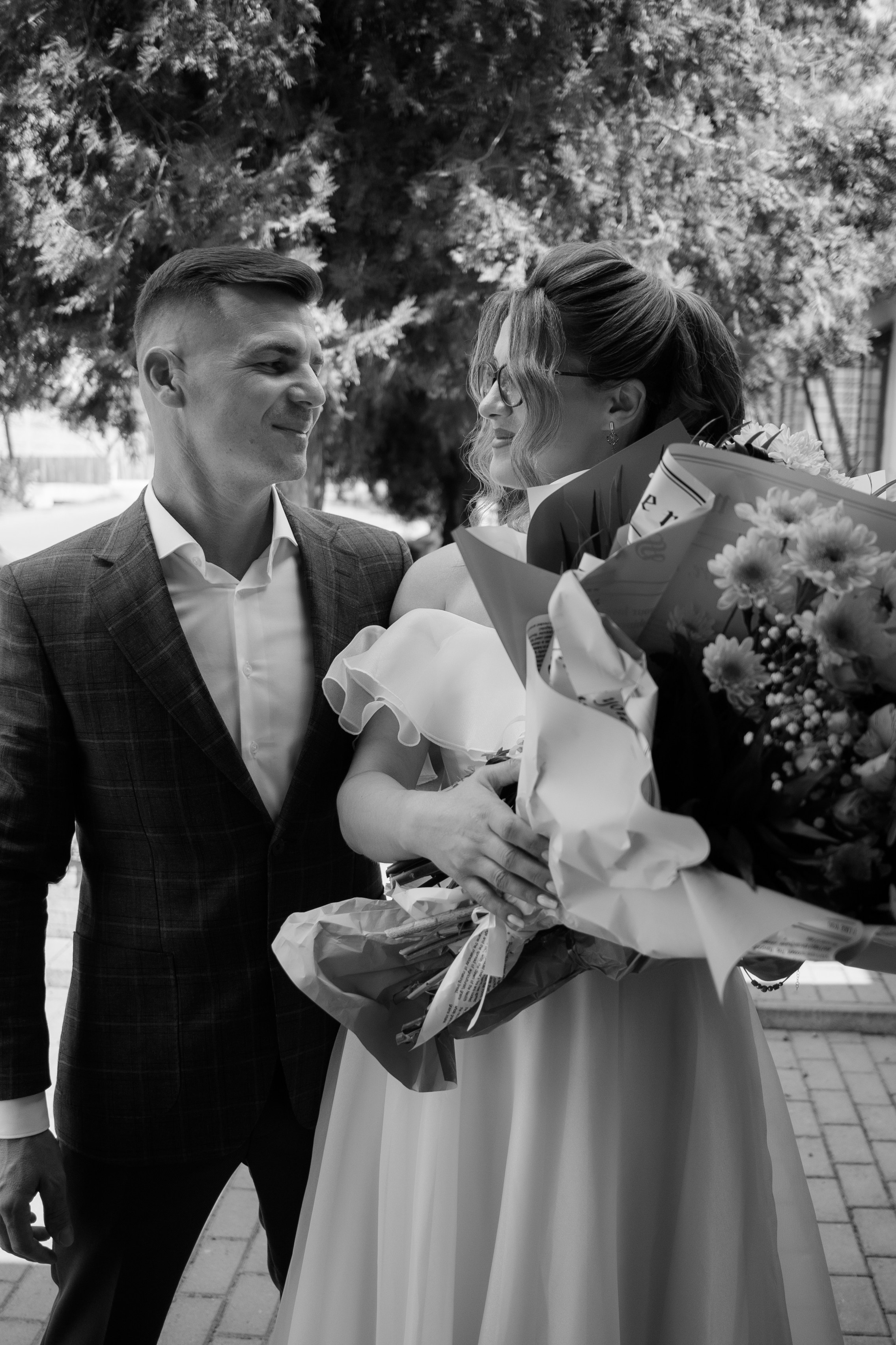 Oana & Vasile. Fotograf si videograf — evenimente si studio