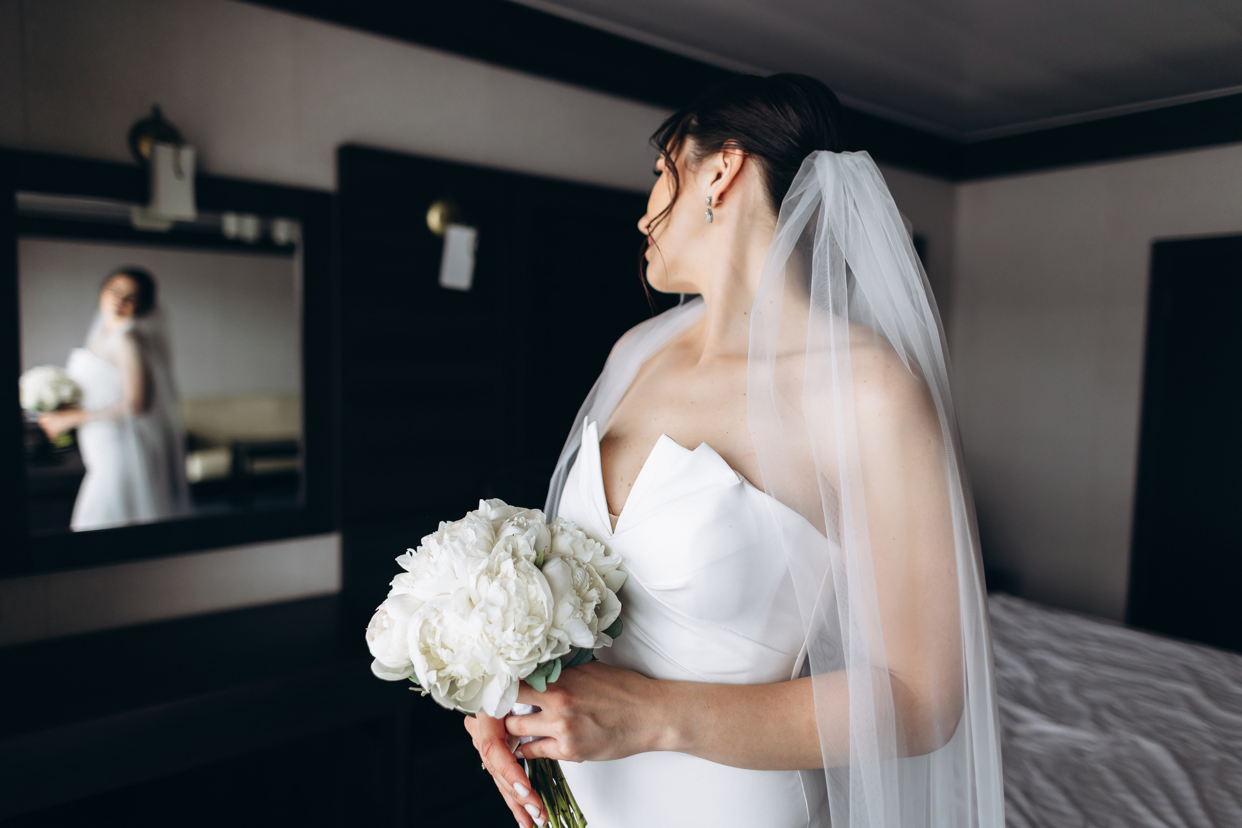 White Wedding. Wedding and Family Photograph