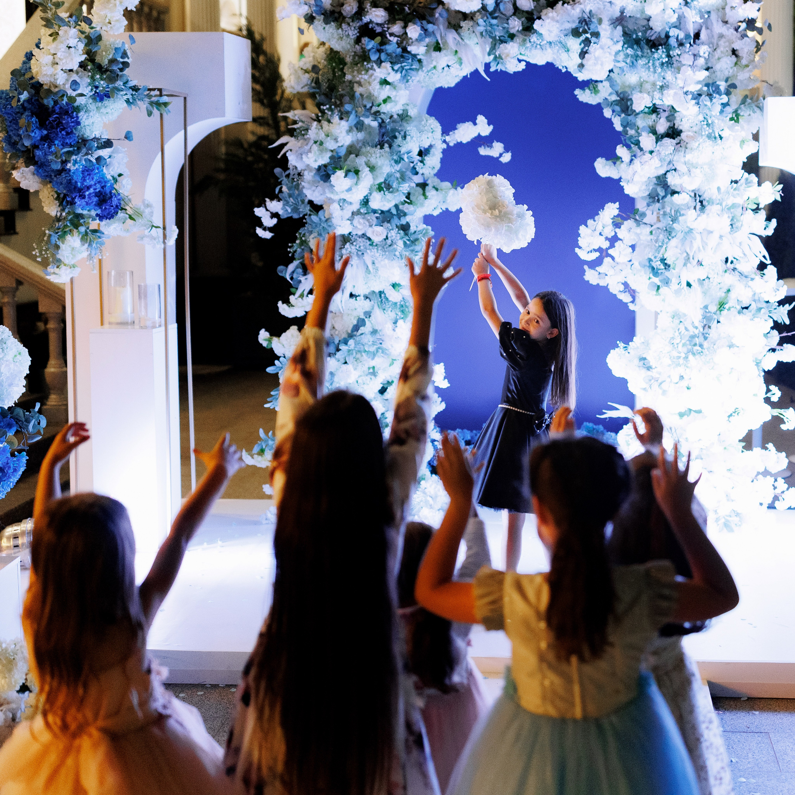 Atingerea e Dragoste. Servicii Foto Video în Chișinău și Europa ID-Brothers