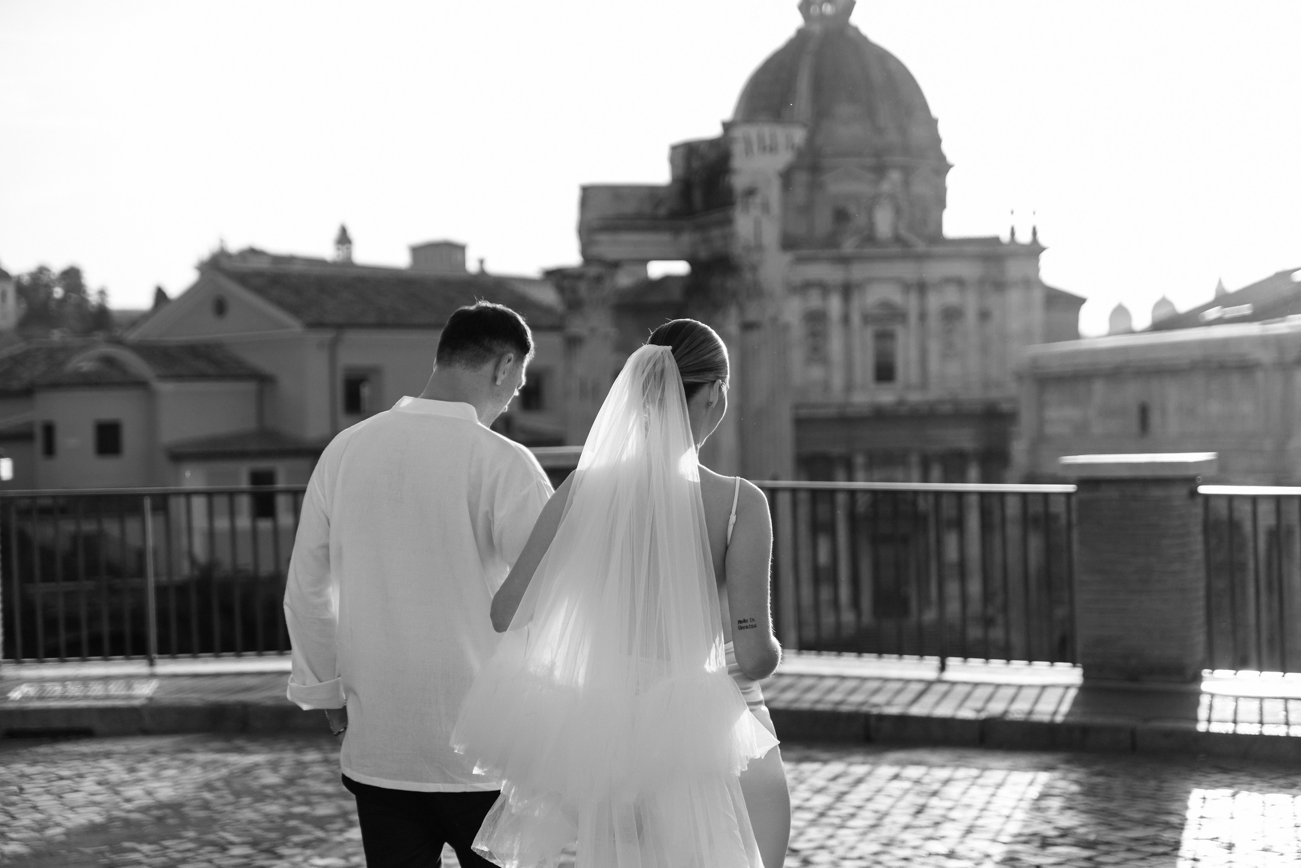 Elopement in Rome. Wedding Photographer Rome Tuscany Como Sicily Puglia Amalfy Italy- Oksana Savenchuk
