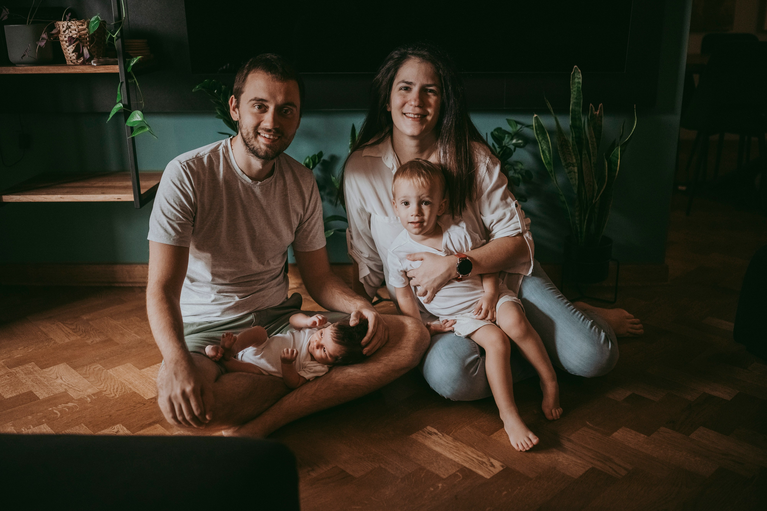 Sonja, Nikola, Lazar i Luka / porodicno fotografisanje kod kuce. Deciji i porodicni fotograf u Beogradu Oksana Skendzic