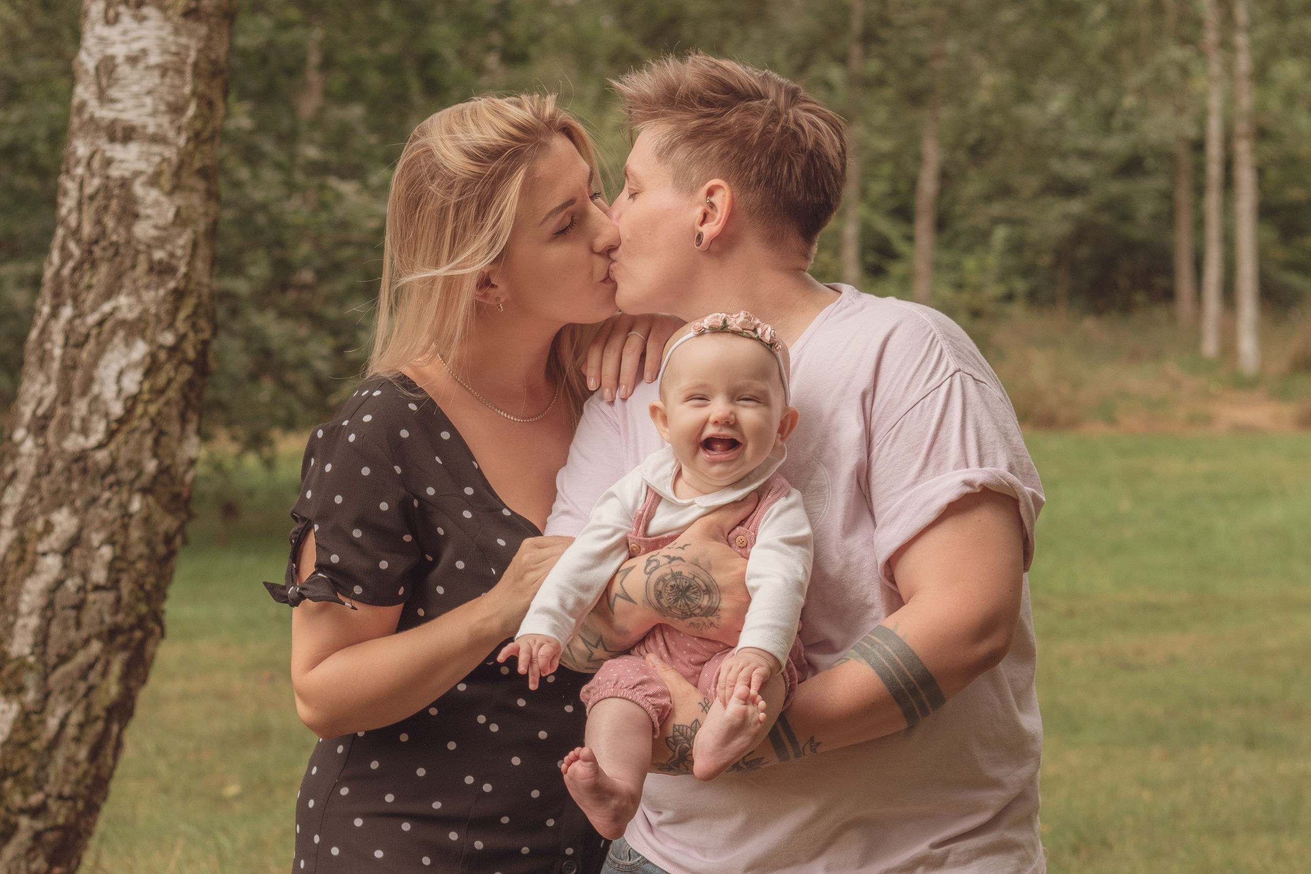Hayley & Katja. Maternity Newborn and Family photographer Hamburg Claire Hambley