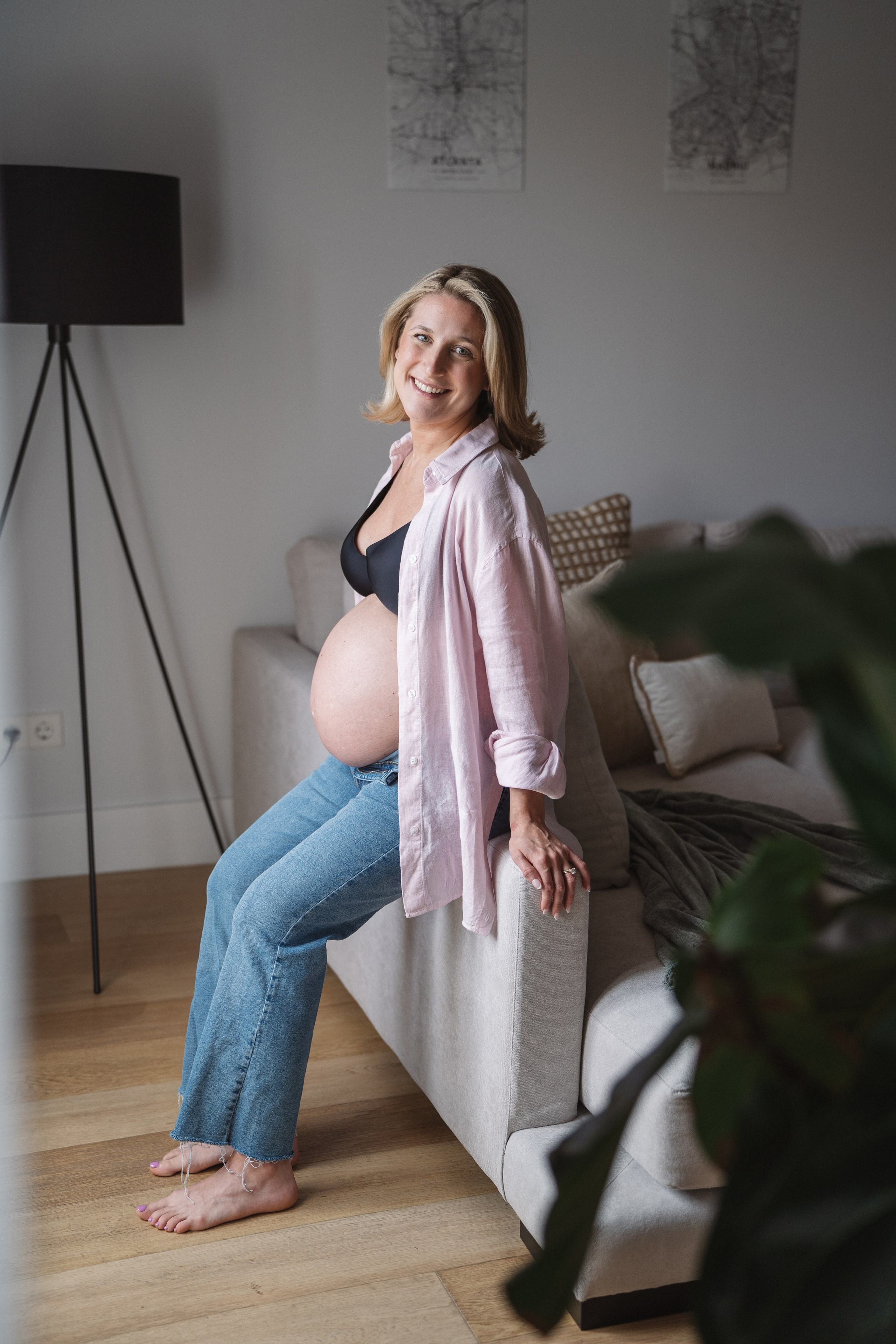 Pregnancy and family portrait photographer. maternity photoshoot. Photographer in Madrid, Spain. Alyona Belyaninova