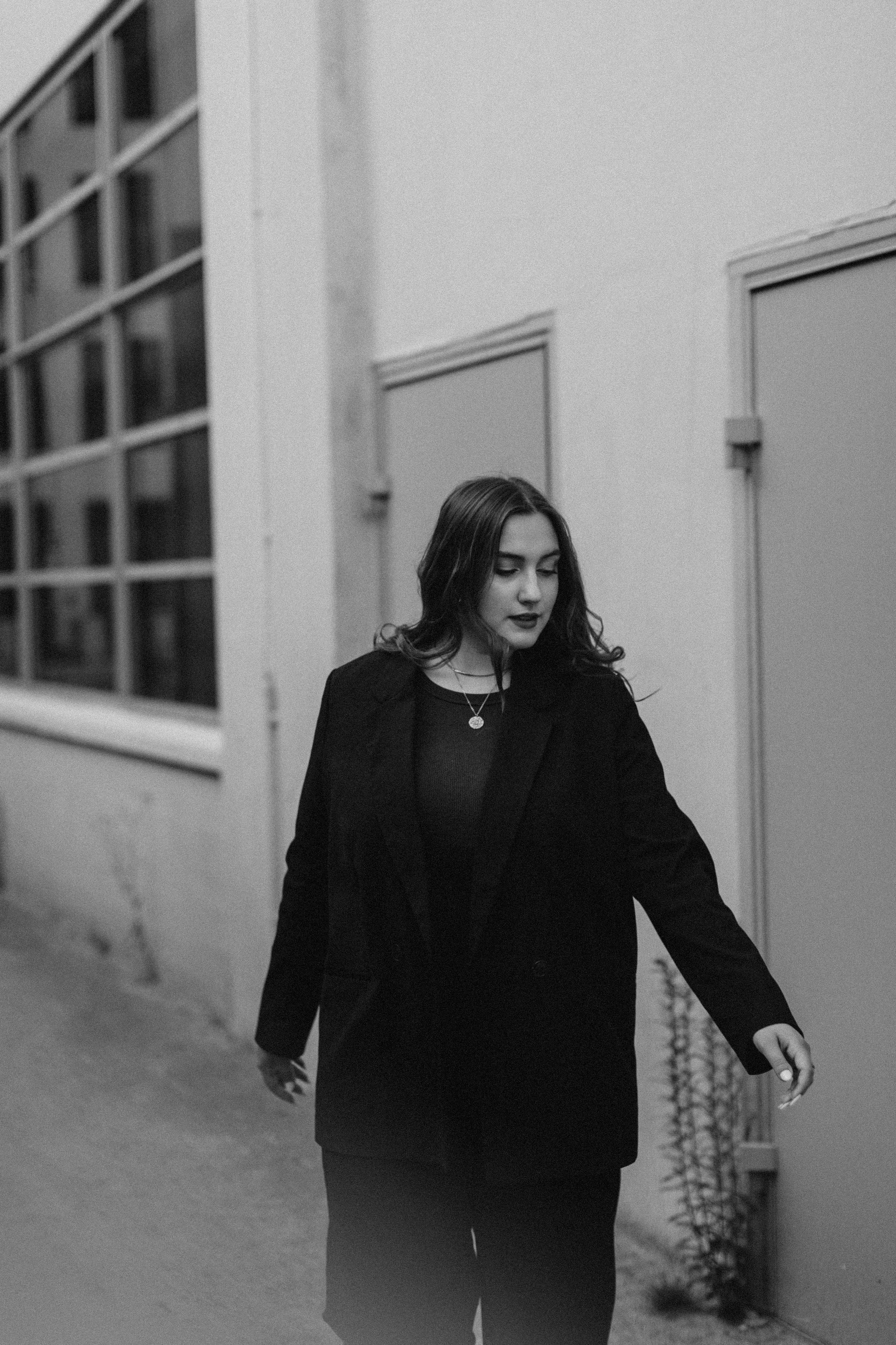 Anna. Anti-posing photoshoot. True self