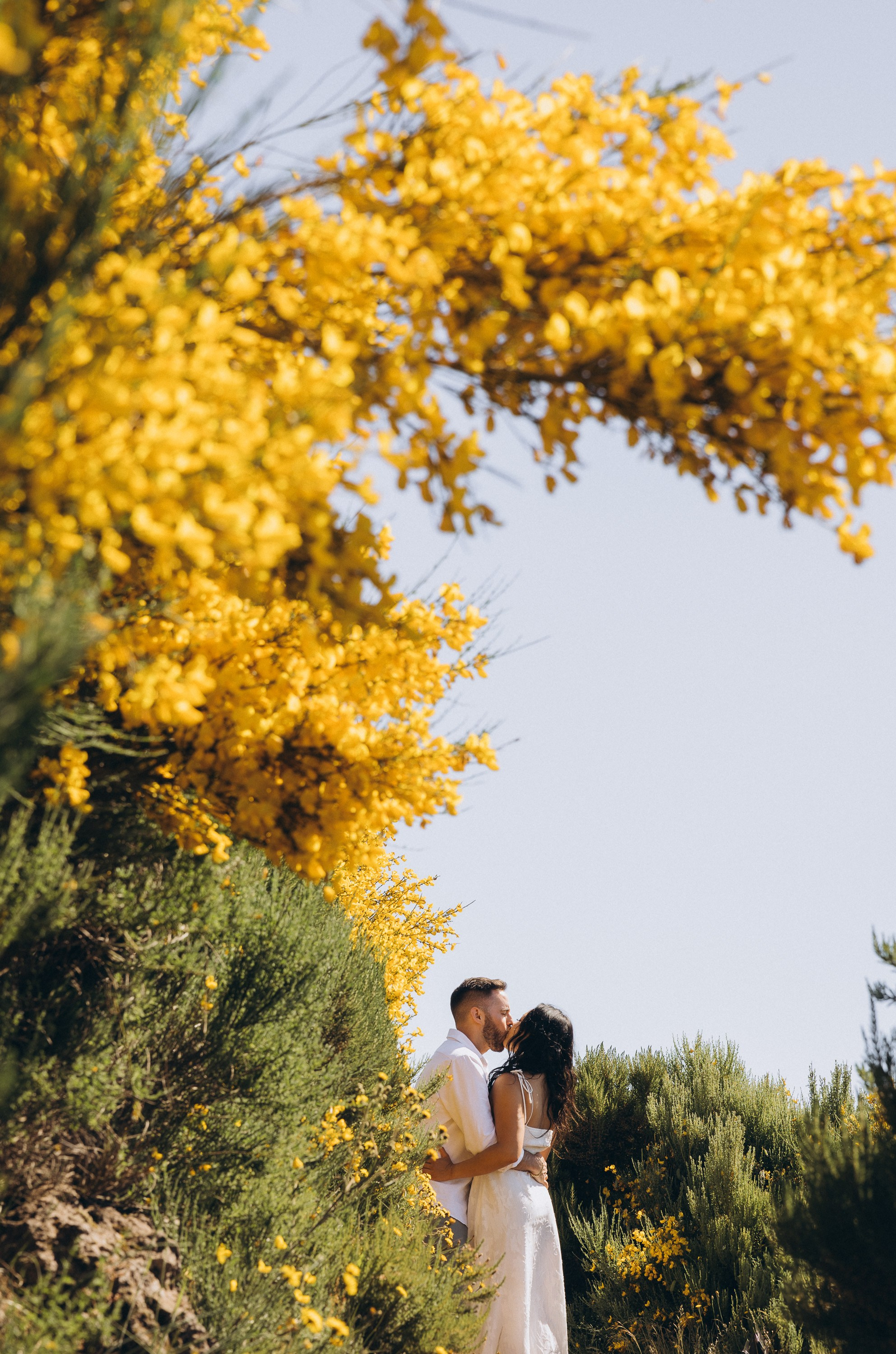 Proposal at Pico do Arieiro, Madeira – romantic engagement with breathtaking mountain views, capturing intimate moments in nature.