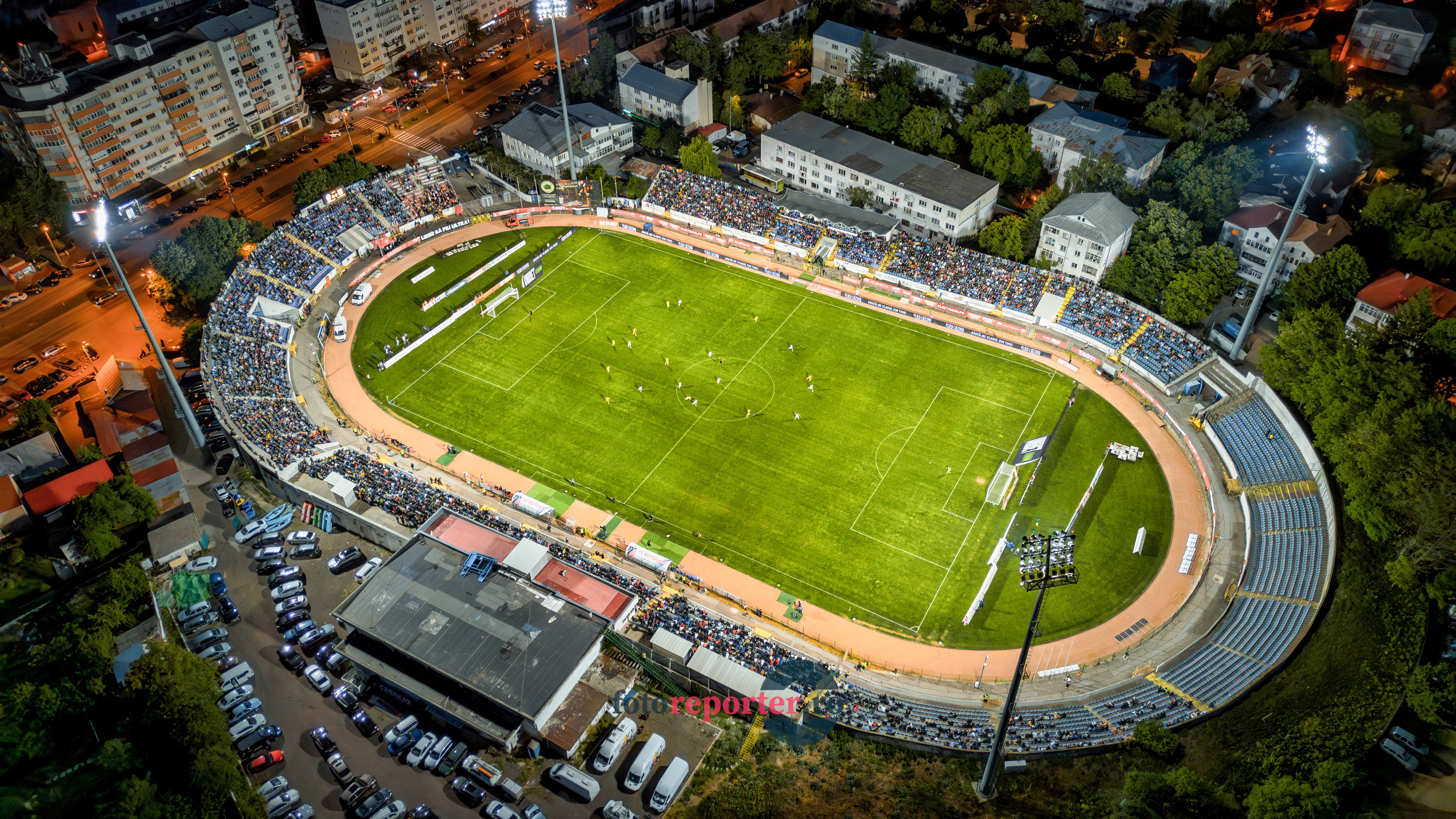 Galerie Foto: FC Botoșani vs. CS Mioveni - Pe 17 mai 2024, am fost martorii unei partide incredibile între FC Botoșani și CS Mioveni, în prima manșă a barajului pentru evitarea retrogradării. În fața unui stadion plin de emoție și speranță, echipa noastră a obținut o victorie importantă, cu un gol marcat de Aldair în minutul 93. 💪 *FC Botoșani 1-0 CS Mioveni*⚽️ Urmăriți momentele cheie ale meciului și bucuria suporterilor în această galerie foto! Pregătiți-vă pentru meciul de retur de pe 24 mai, când vom lupta din nou pentru a rămâne în prima ligă.#FCBotoșani #CSMioveni #BarajRetrogradare #ForzaBotoșani 