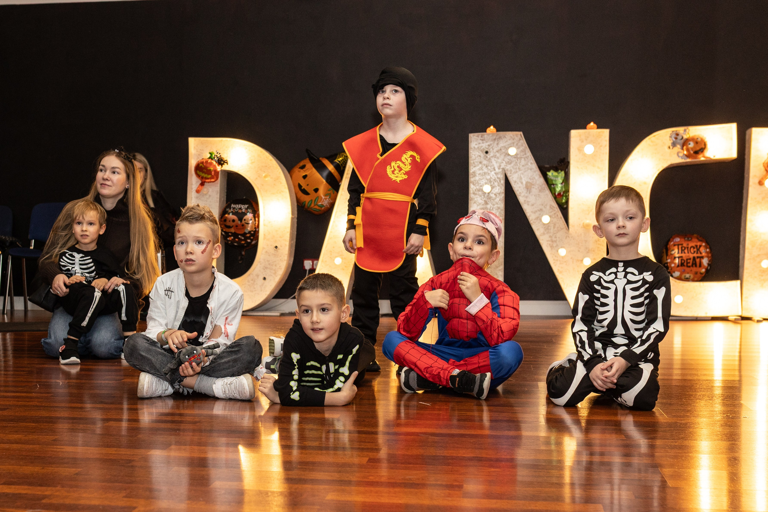 Leo dance studio Helloween 2025. Семейный и детский фотограф в Варшаве Мила Бобровская