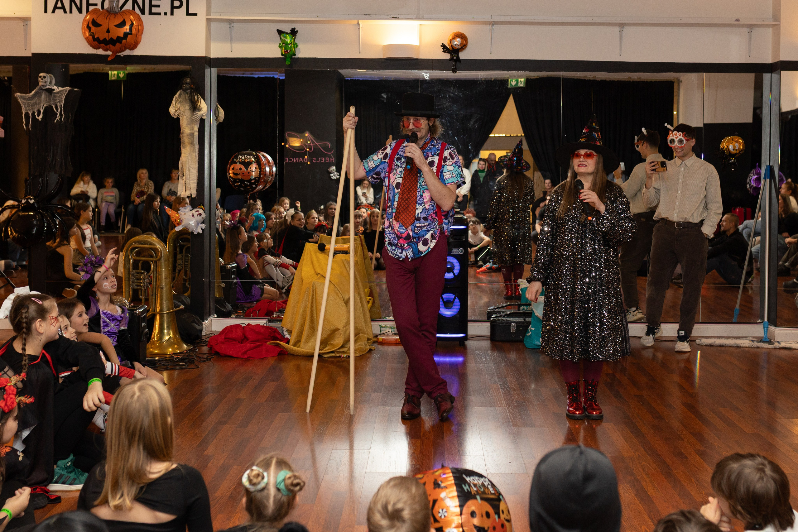 Leo dance studio Helloween 2025. Семейный и детский фотограф в Варшаве Мила Бобровская