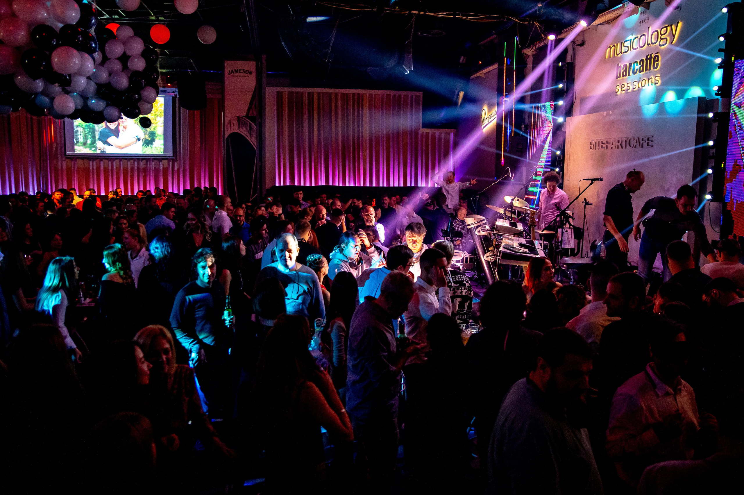 Fotografisanje teambuildinga i korporativnih proslava. Bojana Žuža fotograf u Beogradu 📷 Belgrade photographer