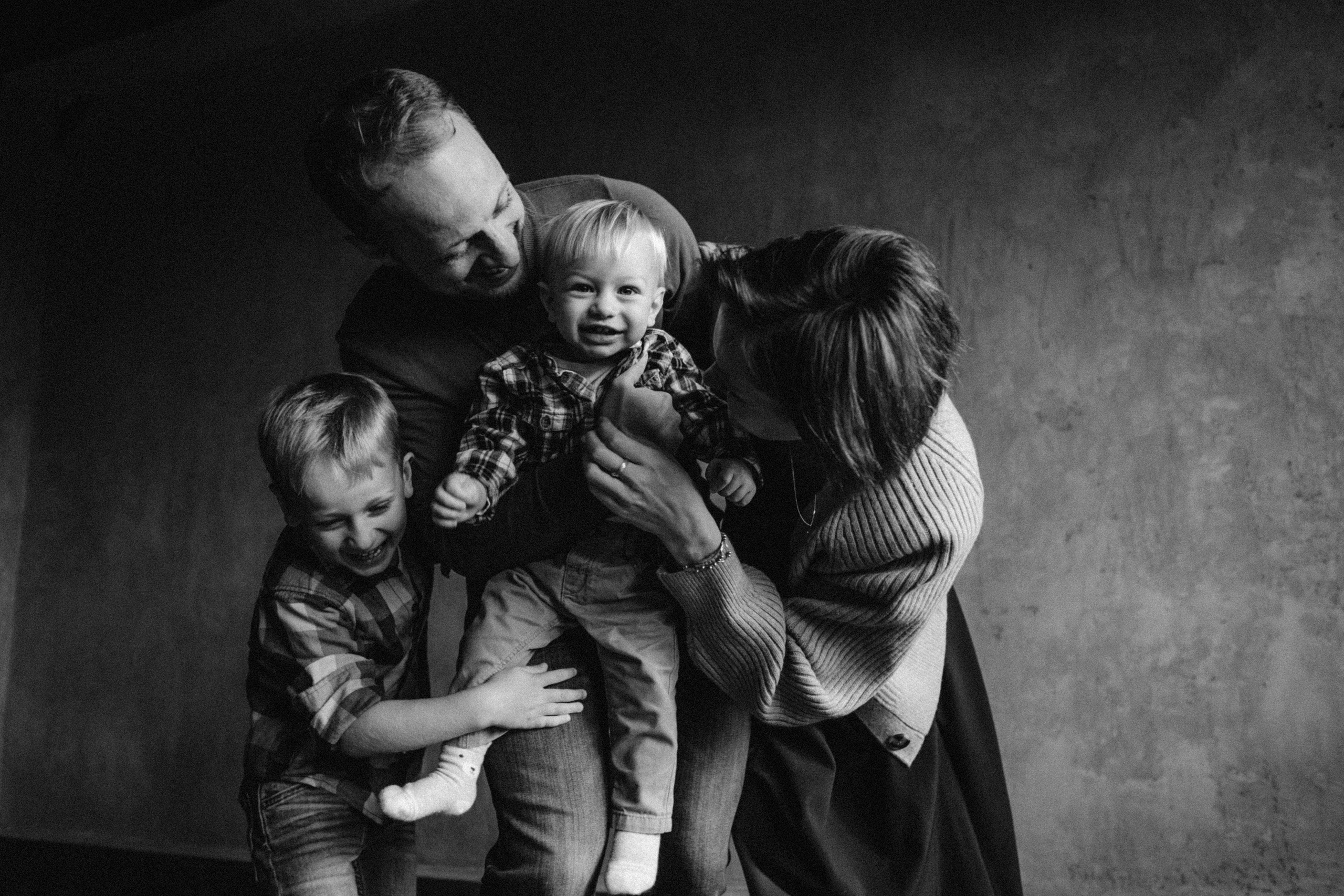 Family photographer in Warsaw Sasha Zenzina