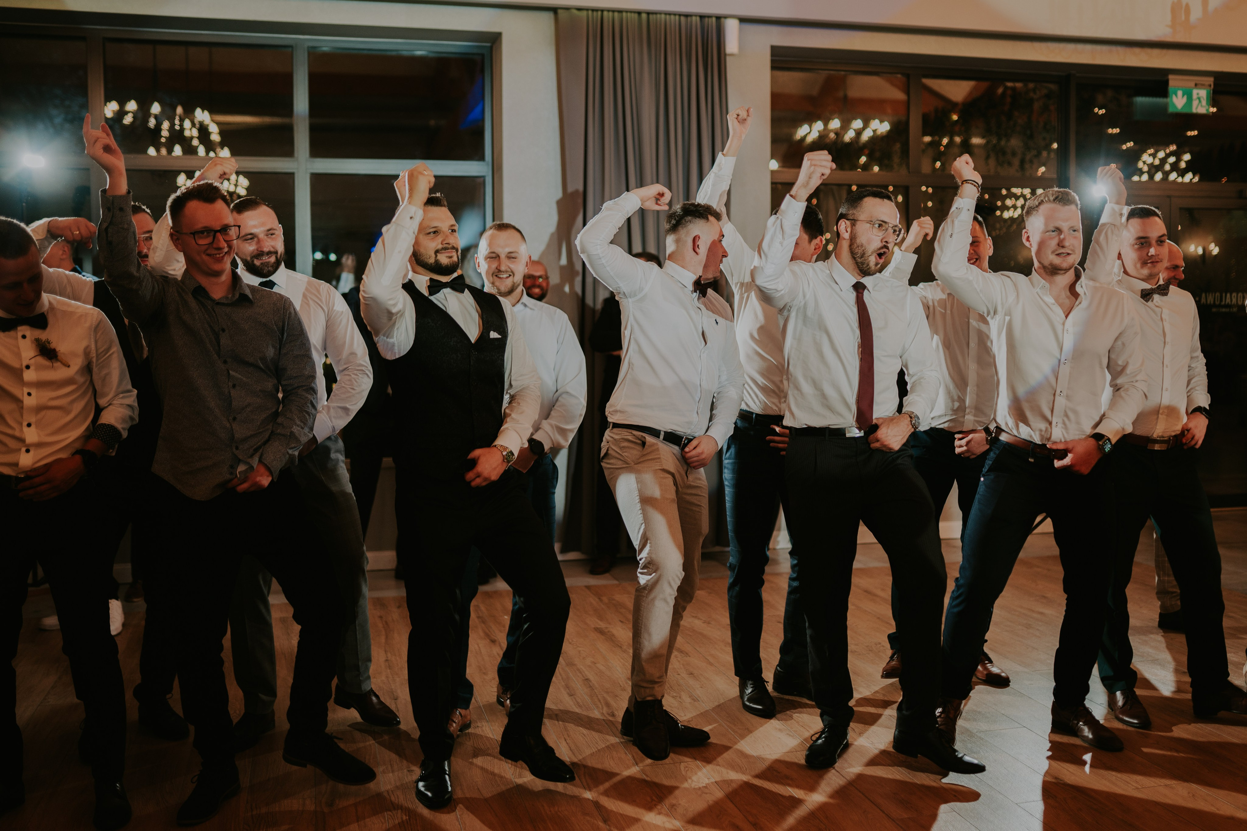 Sala Koralowa w Jaworzu: Opowieść o ślubie Nikoli i Kacpra. Karkowskafoto - fotografia miłości