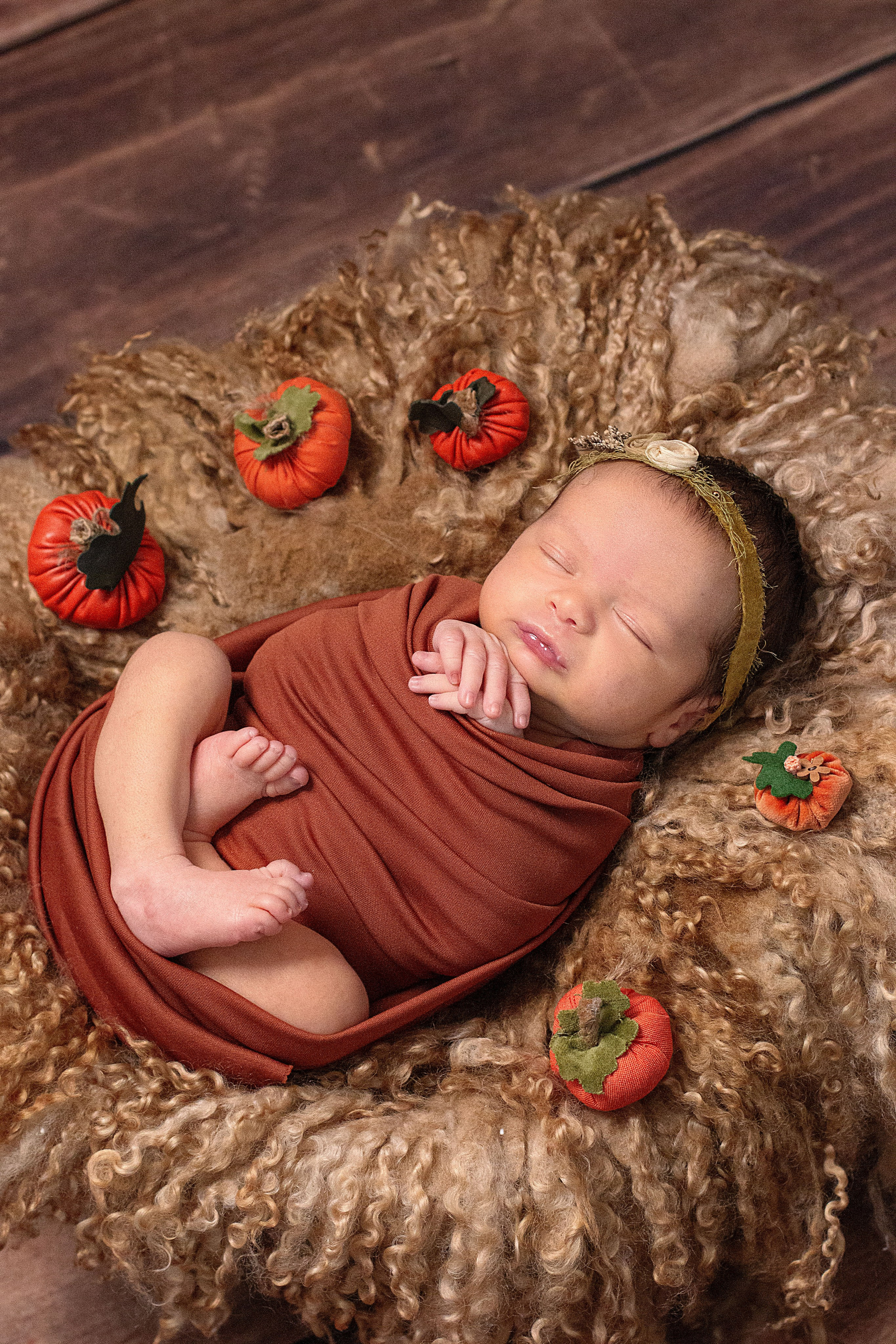 Newborn классическая. Детский и семейный фотограф в г. Бельцы