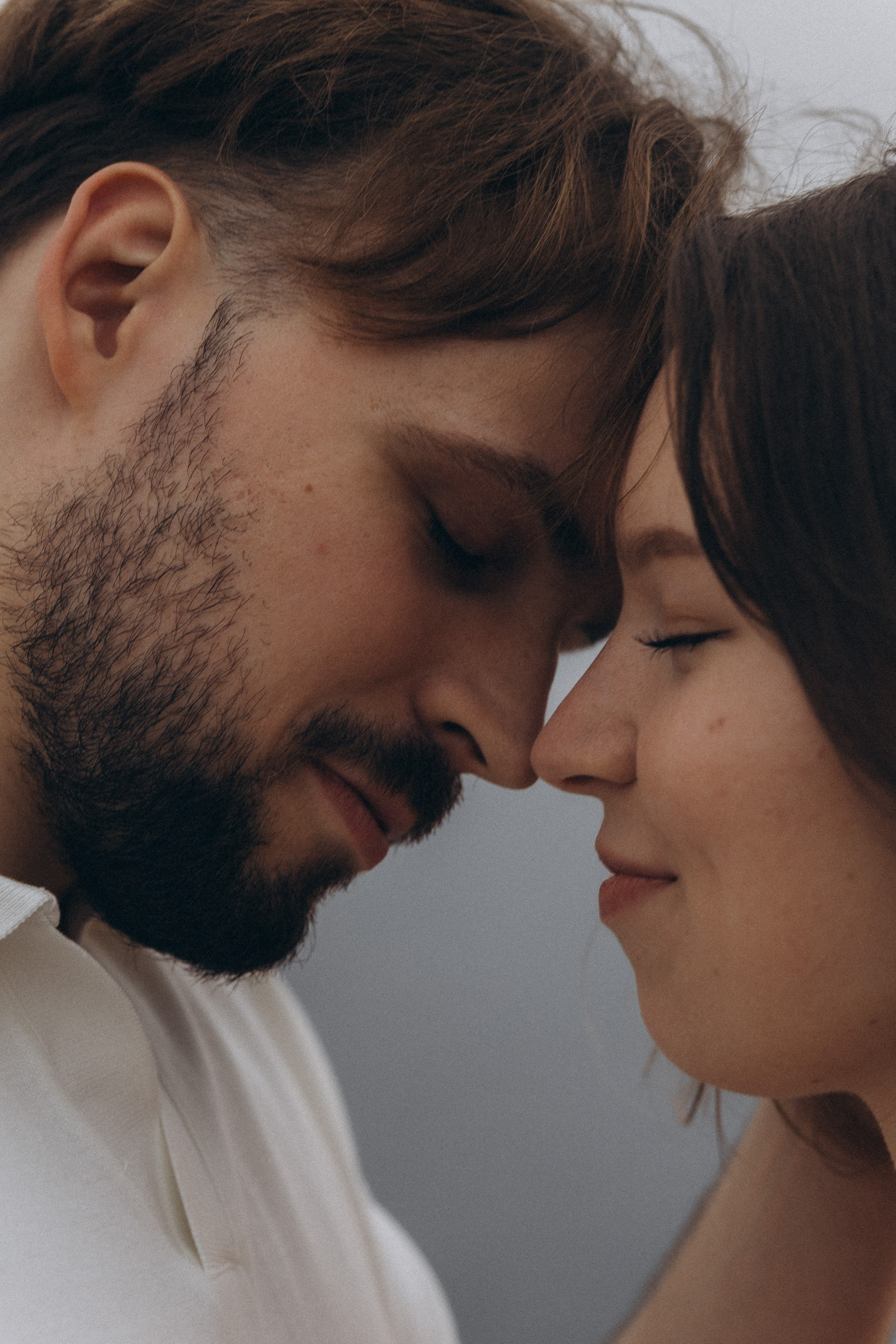 Surprise marriage proposal in São Lourenço, Madeira – romantic couple photography on dramatic coastal cliffs