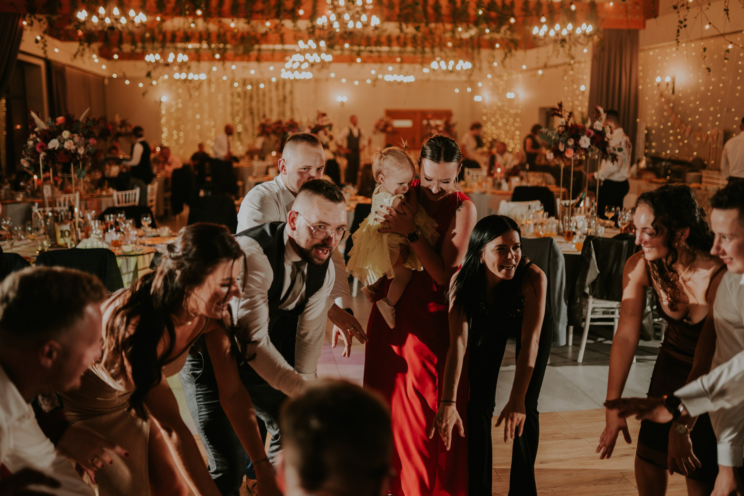 Sala Koralowa w Jaworzu: Opowieść o ślubie Nikoli i Kacpra. Karkowskafoto - fotografia miłości