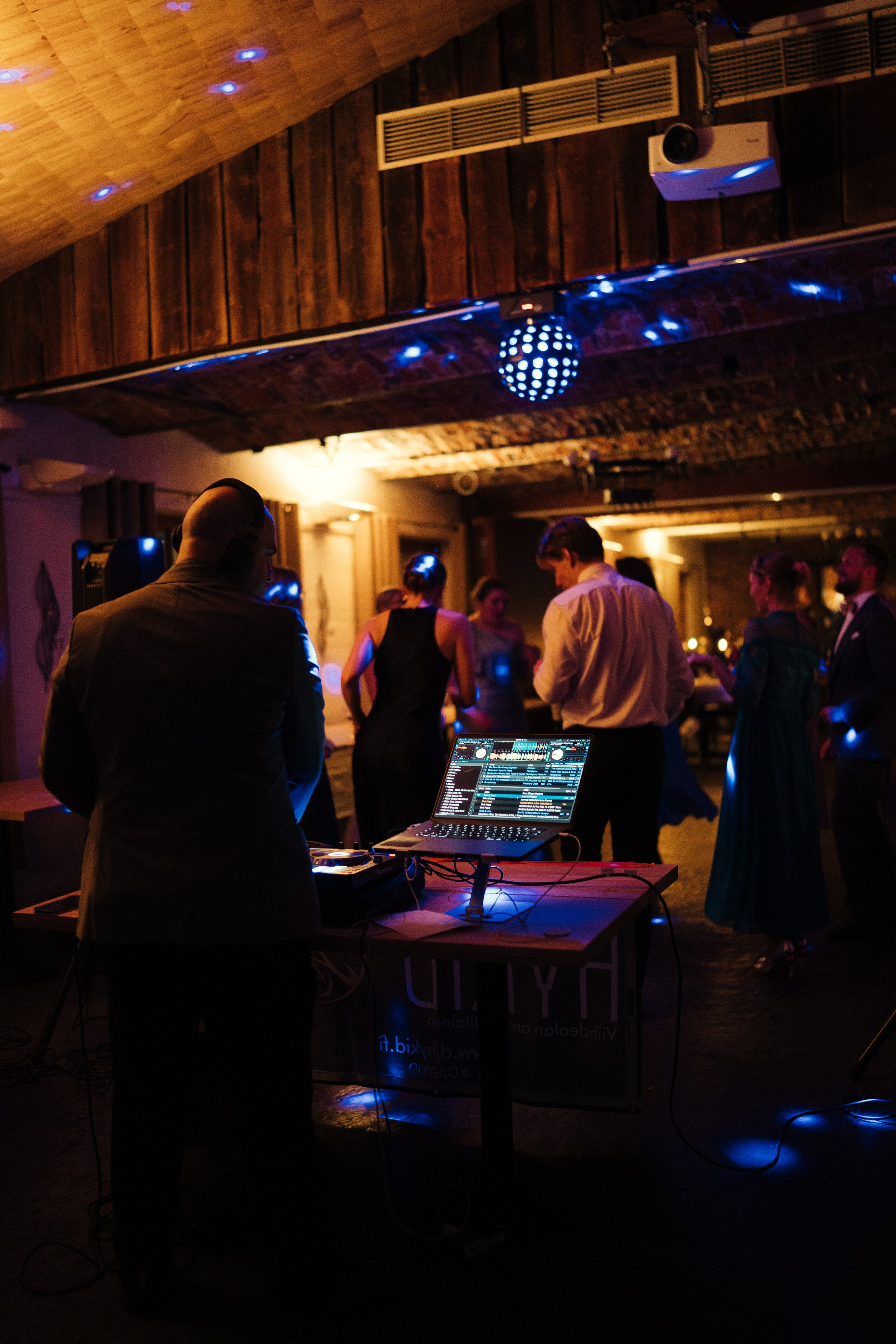 C&A. Wedding and portrait photographer in Helsinki Vickan O