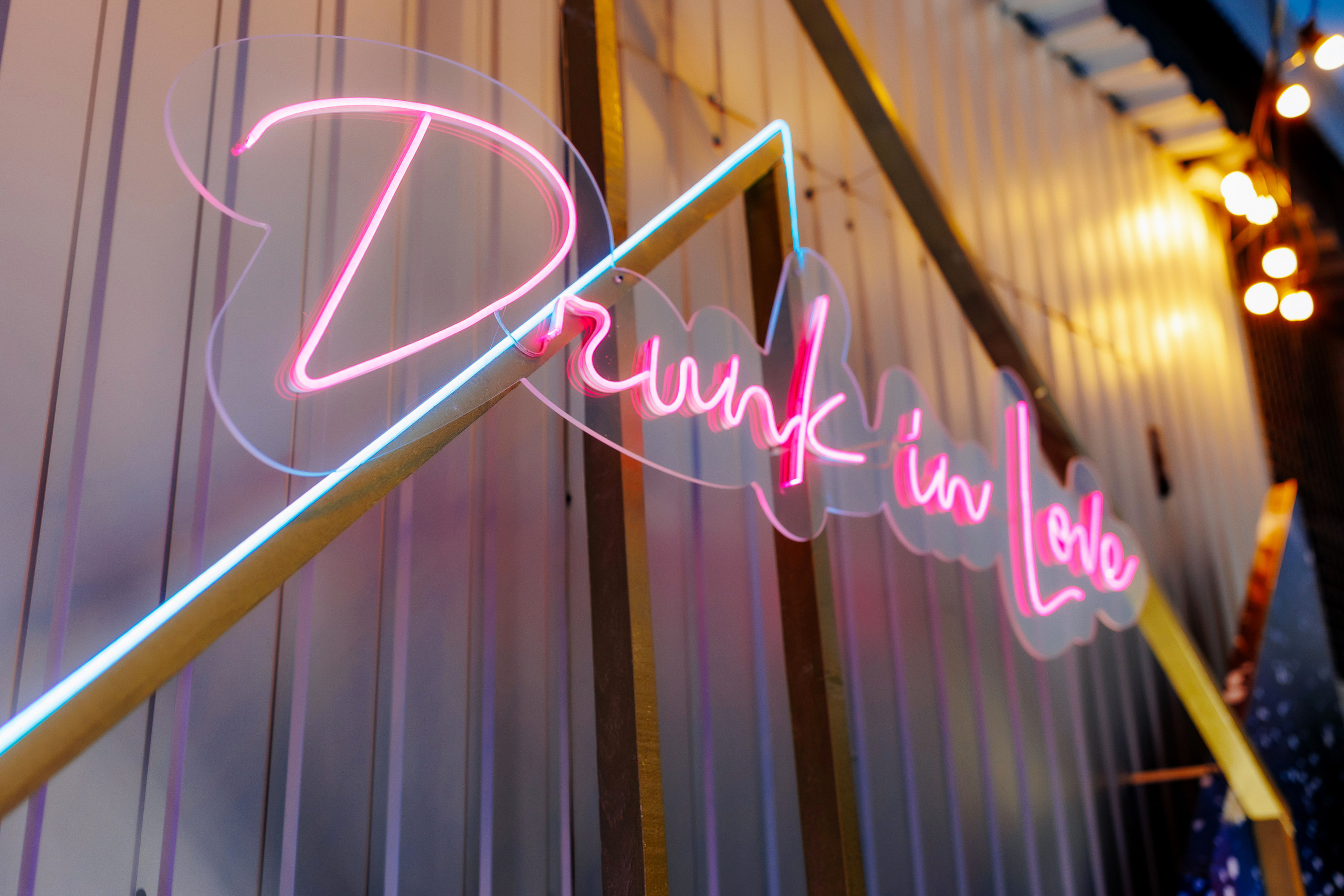 Drunk in love. Servicii Foto Video în Chișinău și Europa ID-Brothers