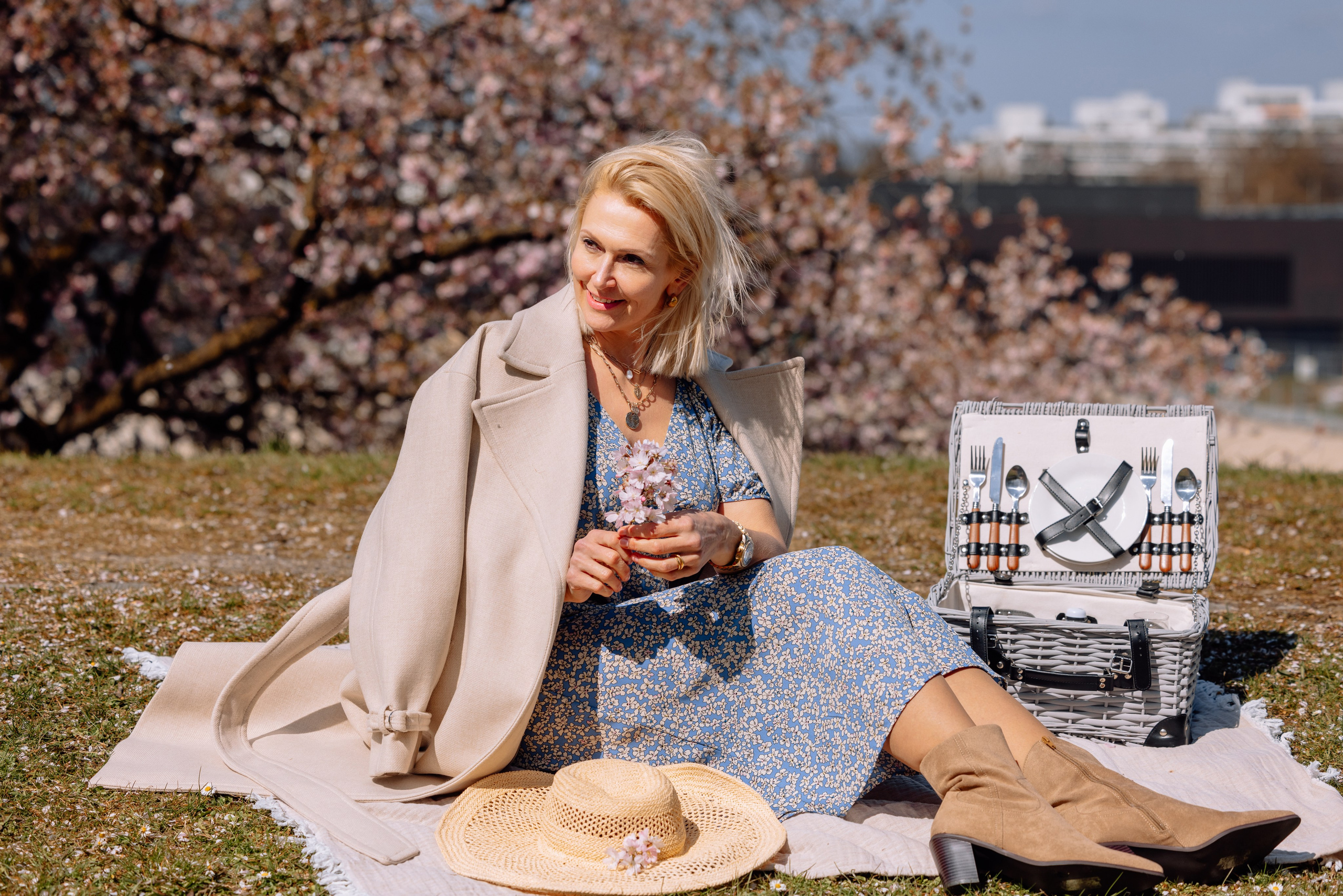 Blütezeit im Olympiapark München. Hochzeitsfotograf München Taufe Familienfotograf Tanja Mauke