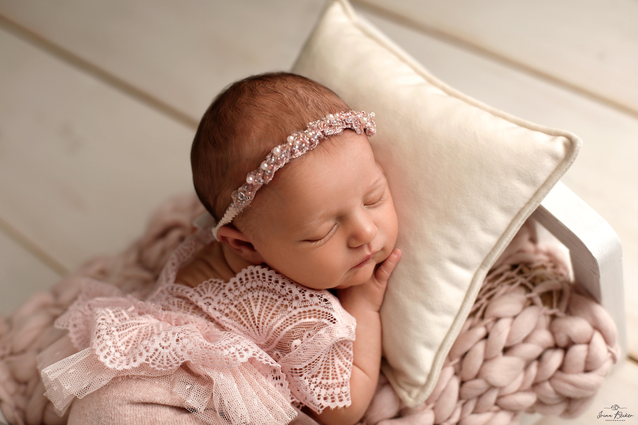 Babyfotograf Ulm, Babyfotograf Neu-Ulm, Babyfotograf Münsingen, Babyfotograf Metzingen, Babyfotograf Göppingen, Babyfotograf Tübingen, Babyfotograf Memmingen, Babyfotograf Reutlingen, Babyfotograf Stuttgart, Babyfotograf Günzburg, Babyfotograf Biberach an der Riss, Babyfotograf Alb-Donau-Kreis, Babyfotograf Bad Saulgau, Babyfotograf Bad Waldsee, Babyfotograf Ehingen, neugeborenenfotografie Ulm, neugeborenenfotografie Neu-Ulm, neugeborenenfotografie Stuttgart, neugeborenenfotografie Metzingen, neugeborenenfotografie Münsingen, neugeborenenfotografie Bad Saulgau, neugeborenenfotografie Bad Waldsee, neugeborenenfotografie Ehingen, neugeborenenfotografie Langenau, neugeborenenfotografie Ravensburg, neugeborenenfotografie Sigmaringen, Fograf Ulm, Fotograf Ehingen, Fotograf Bad Waldsee, Fotograf Friedrichshafen, Baby Ulm, Entbindung Ulm, babyfotograf Erbach, Babyfotograf Blabeuren, Babyfotograf Biberach