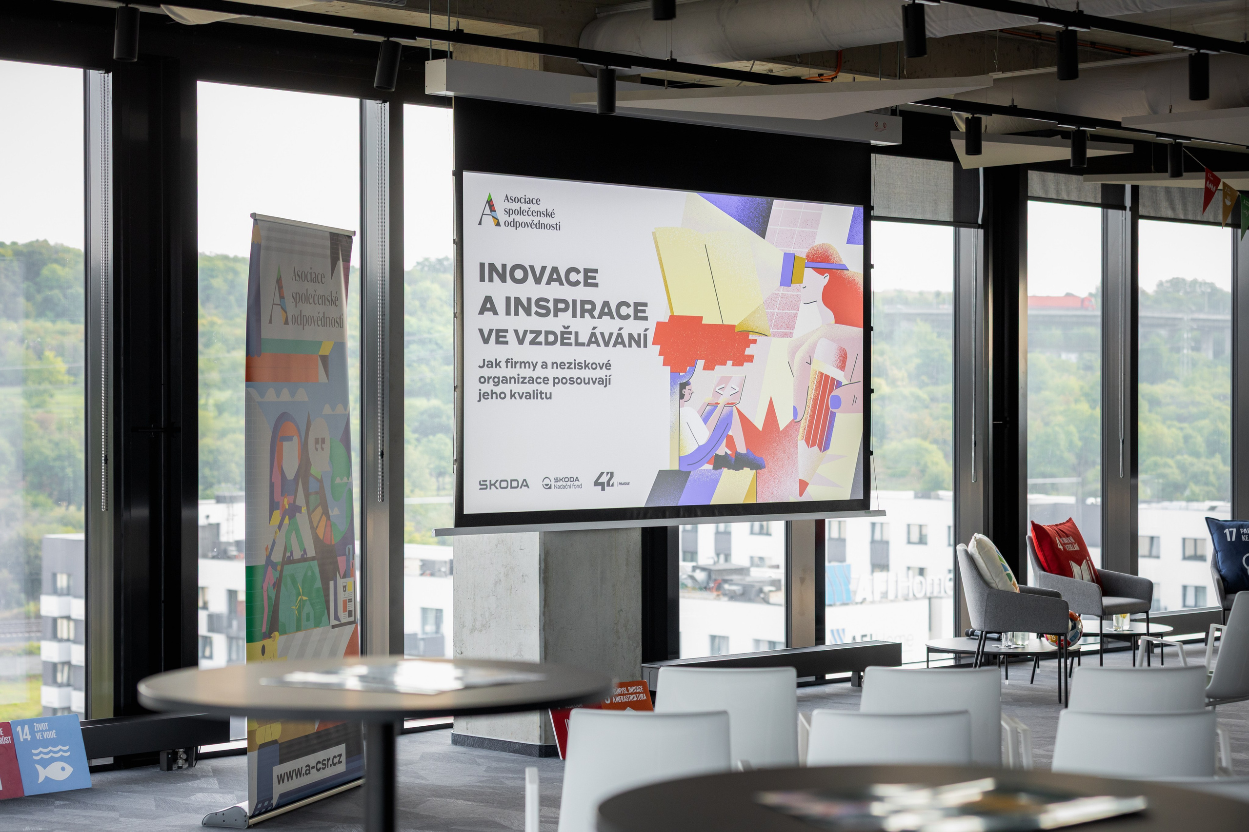 Firemní fotograf Praha. Dana Lišková — Empatická fotografka | Introspektivní umělkyně | Neurodivergentní koučka| Zakladatelka Artepy.cz