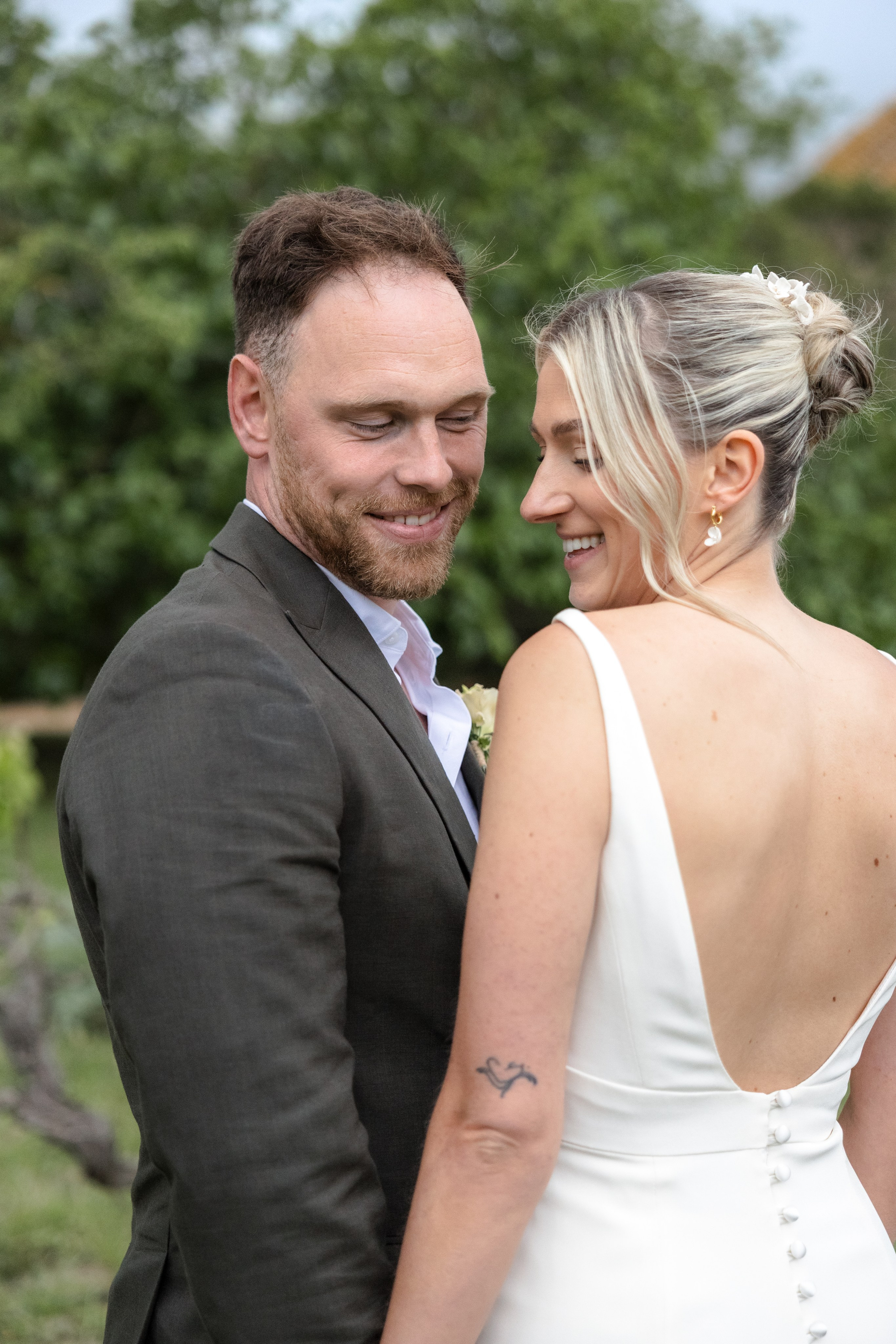 Свадьба в Château Du Puits Es Pratx — яркий день на юге Франции. Евгения Смирнова — фотограф в Тулузе и юго-западной Франции