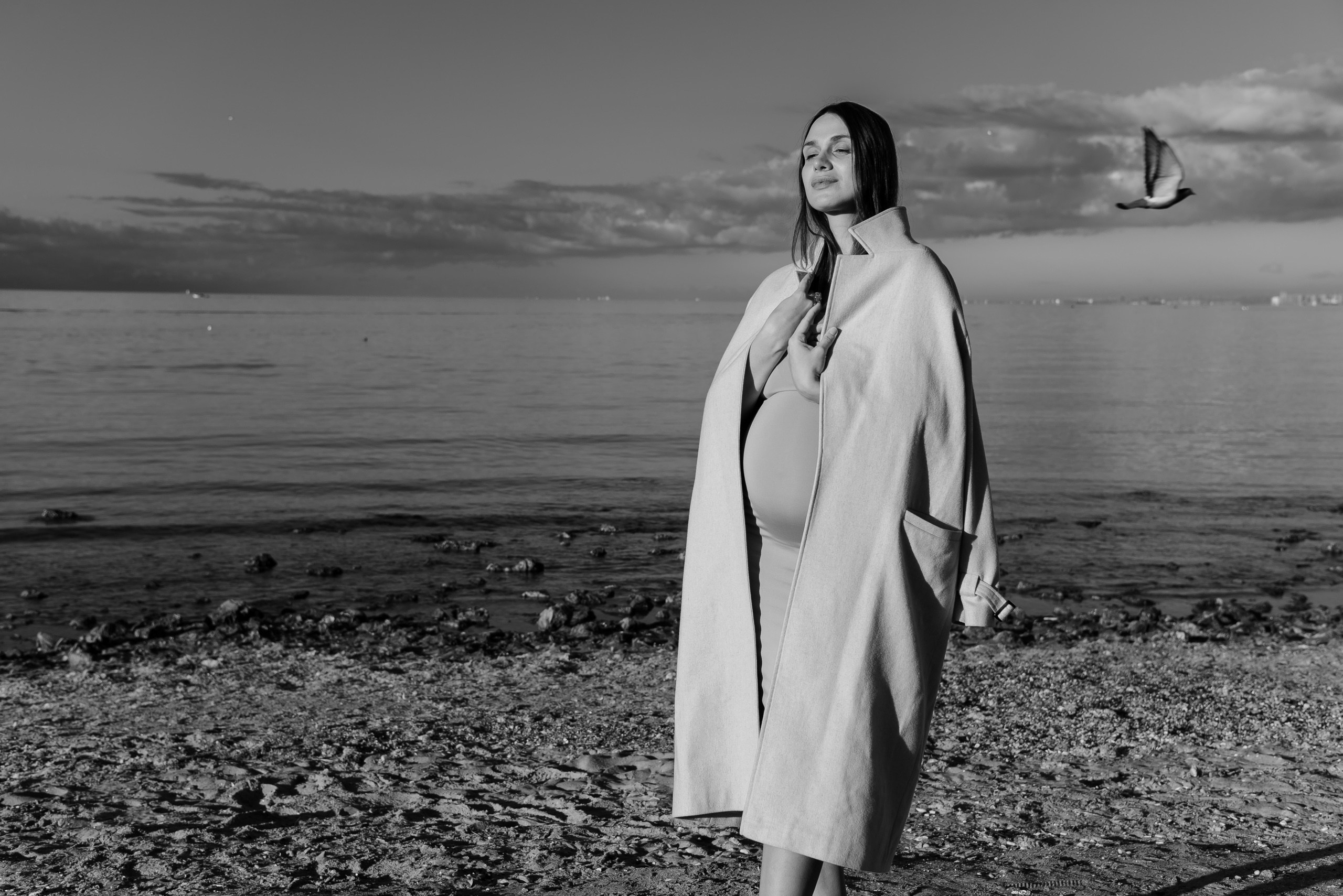 Luxury pregnancy photo shoot in Istanbul. MARIA VALUEVA Photographer in Nice, Cannes, Monaco, France, Europe, Istanbul, Turkey