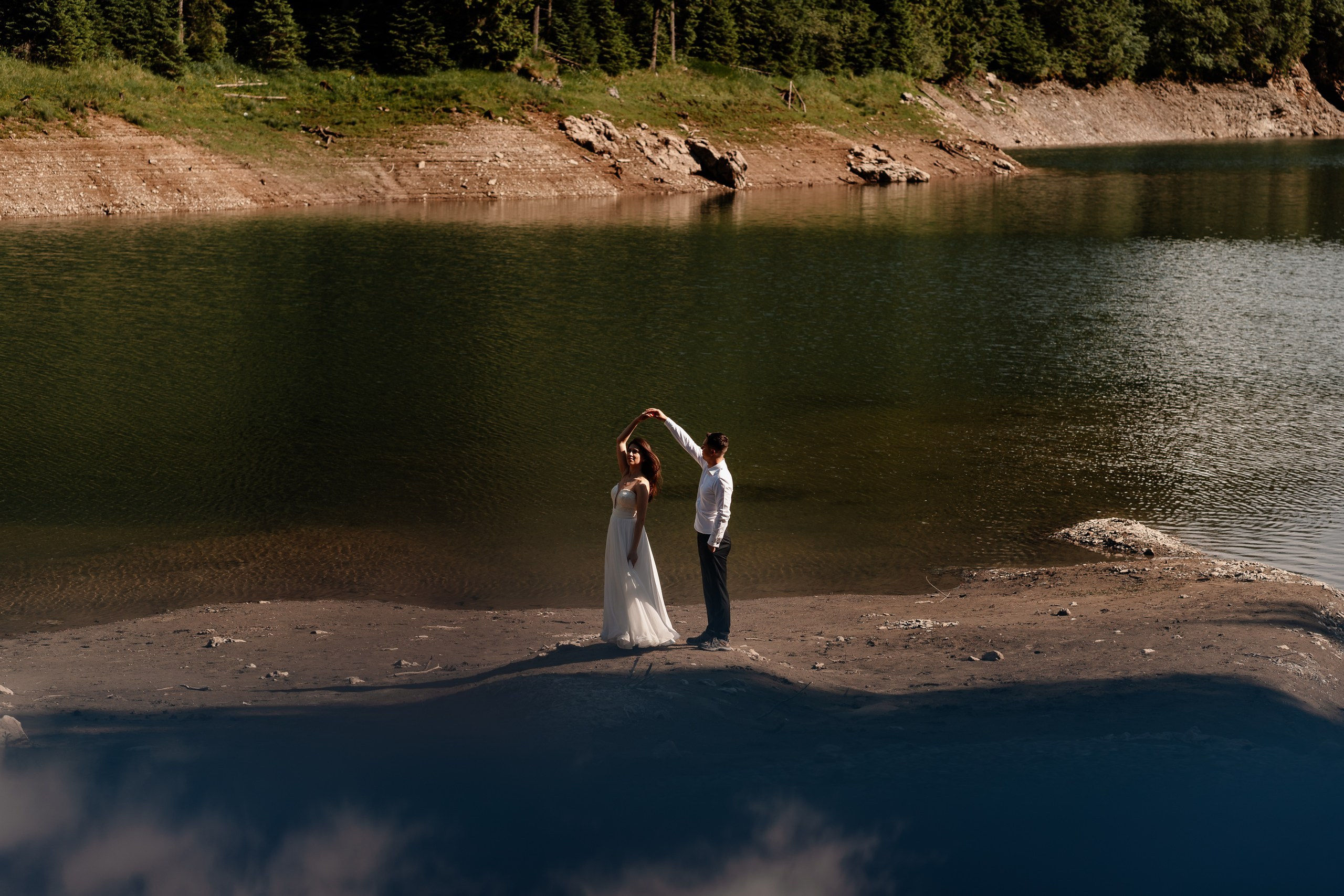Trash the Dress la Lacul Bolboci  | Mihai Popa Fotograf. Fotograf Nuntă & Botez București - Mihai Popa | Dincolo de oameni, imortalizez emoții!