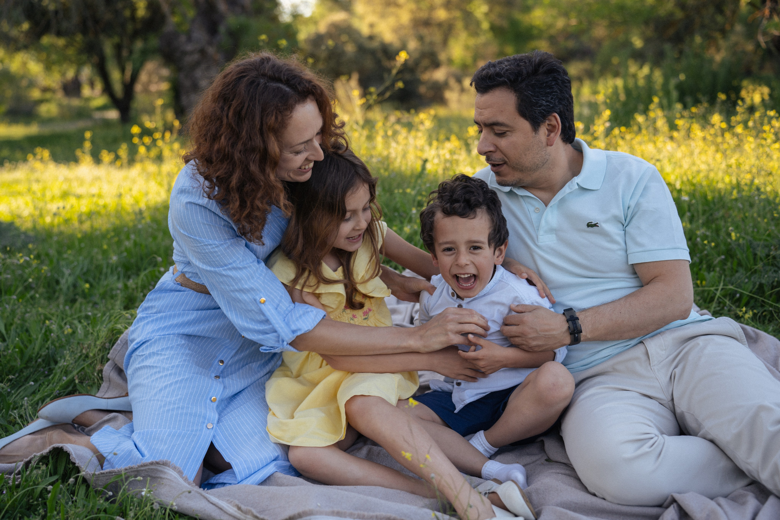 Professional Family Photography in nature. Photographer in Madrid, Spain. Alyona Belyaninova