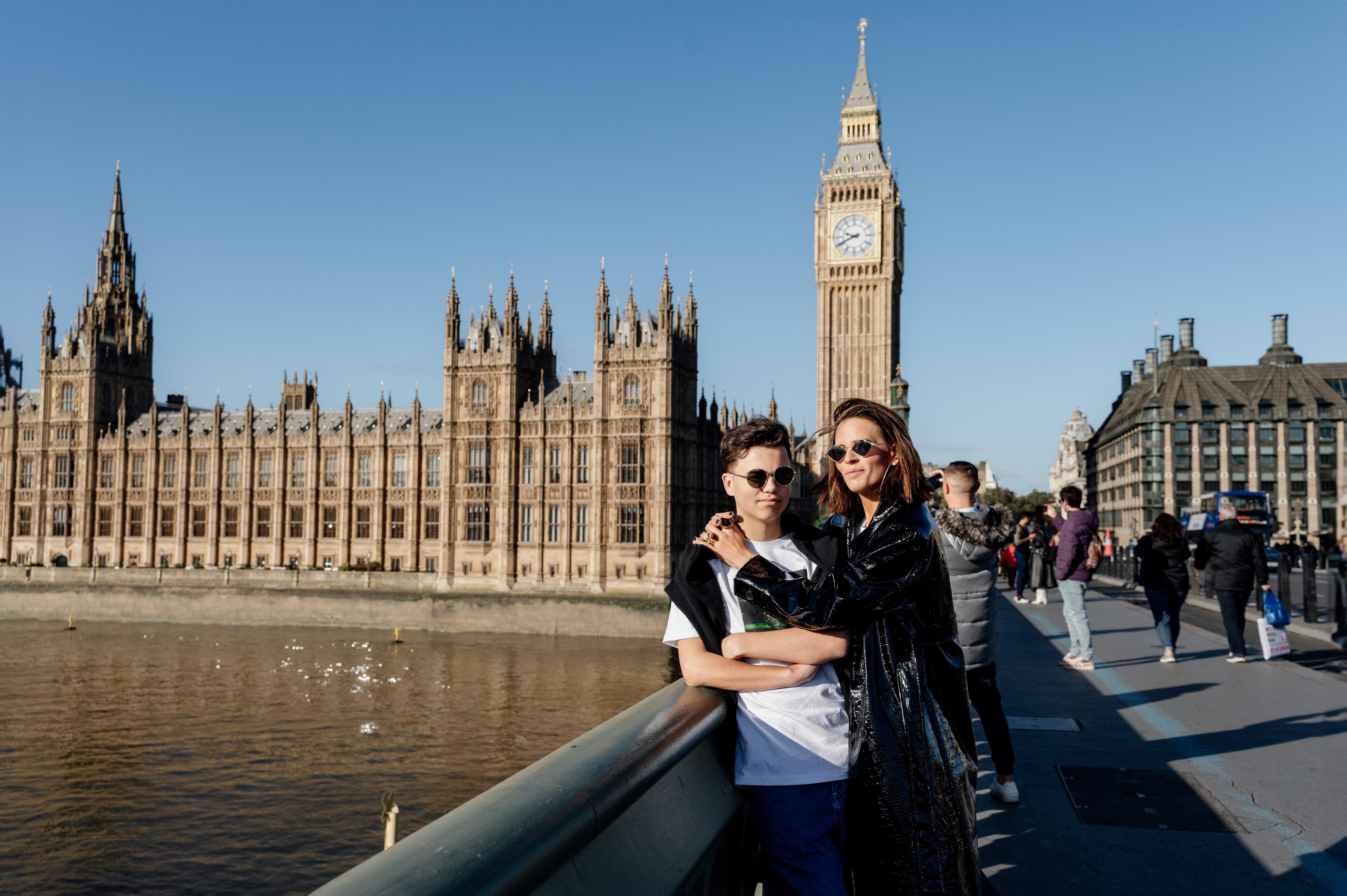 Tower Bridge+Westminster Carmela with son. FAMILY AND WEDDING PHOTOGRAPHER IN LONDON MARINA RIVA