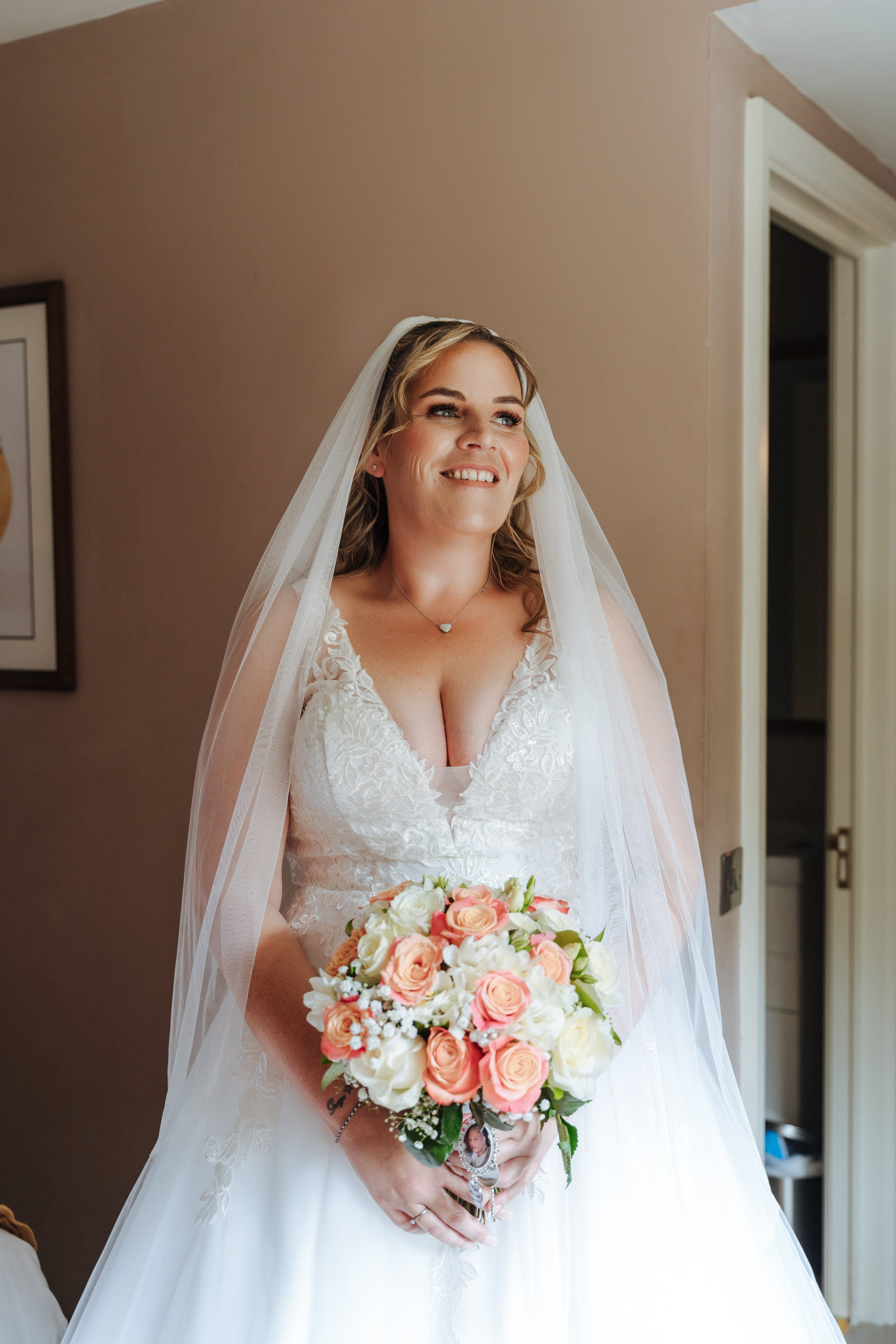 bride and bridesmaids, wedding photography in Reading