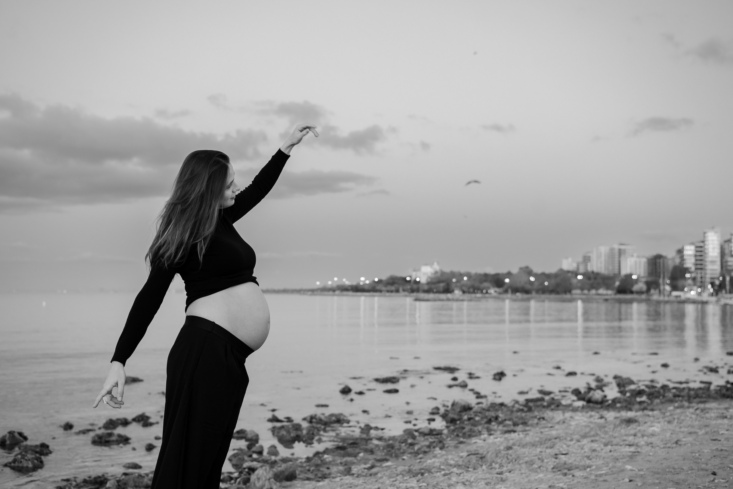 Luxury pregnancy photo shoot in Istanbul. MARIA VALUEVA Photographer in Nice, Cannes, Monaco, France, Europe, Istanbul, Turkey