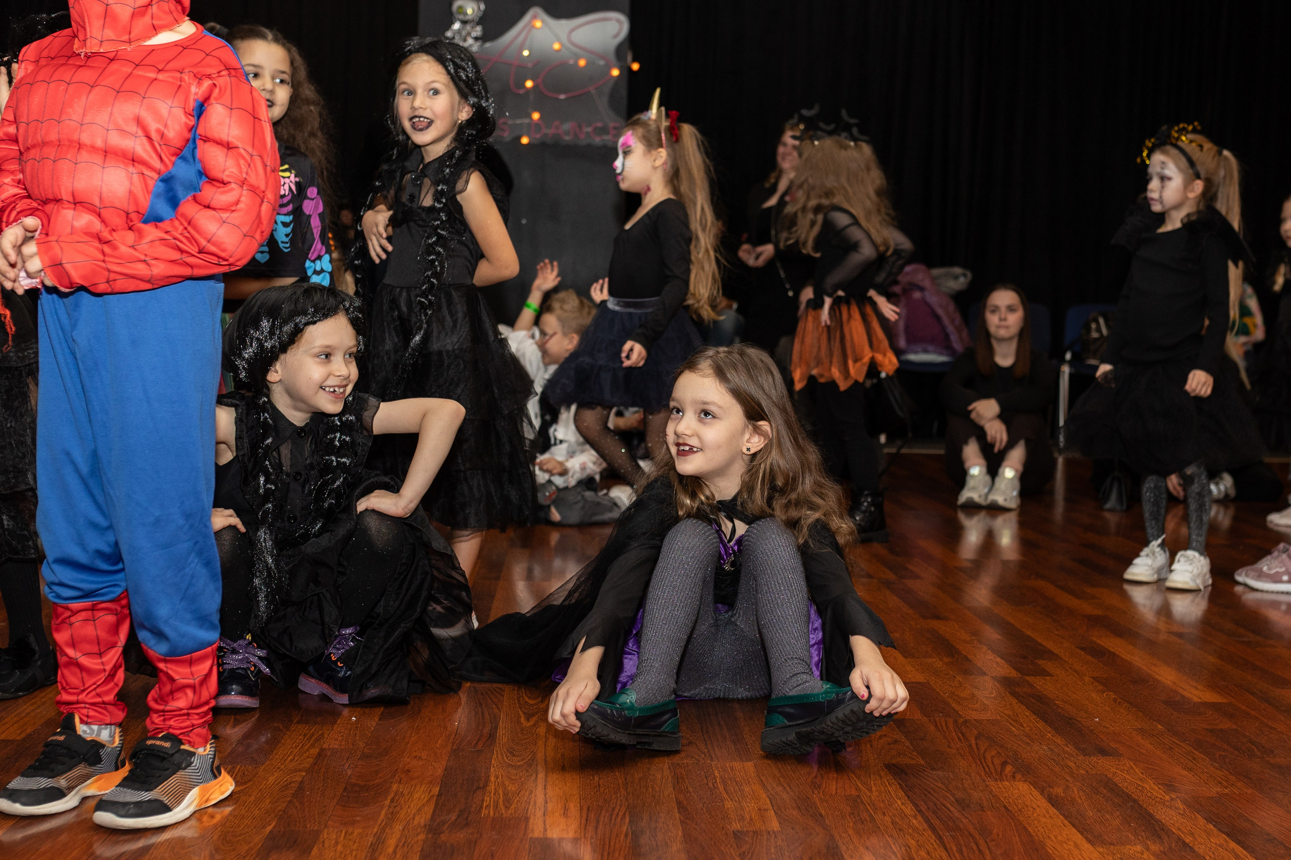 Leo dance studio Helloween 2025. Семейный и детский фотограф в Варшаве Мила Бобровская