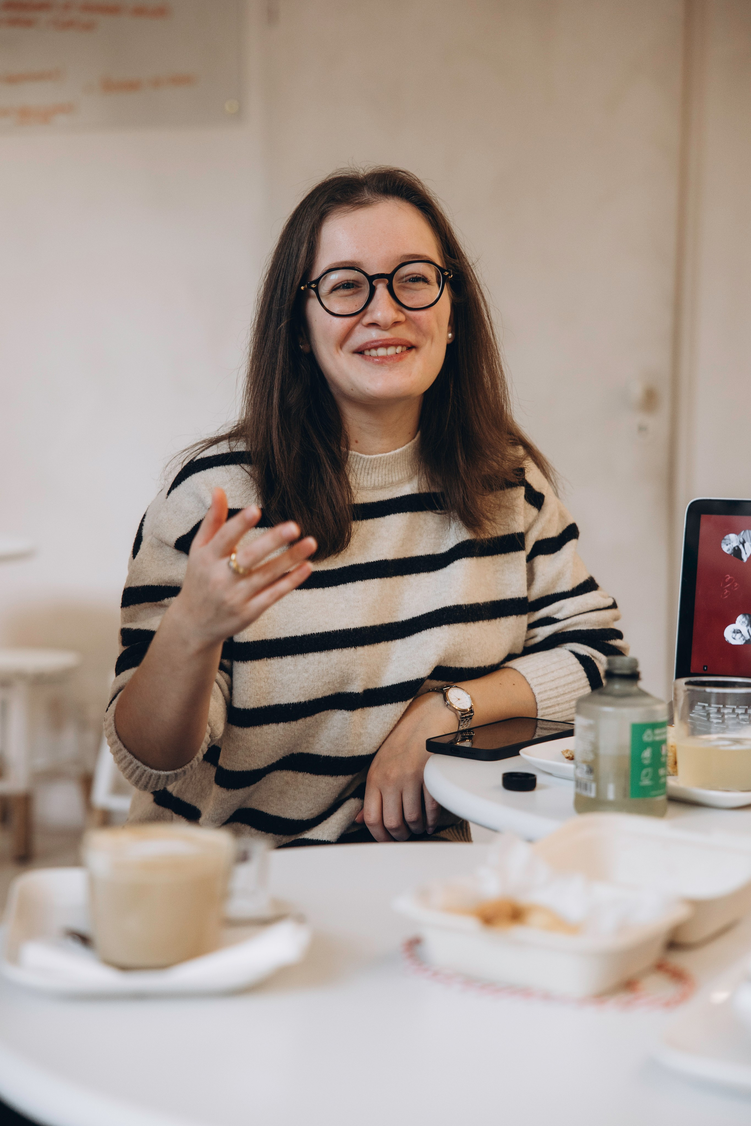 Event photo session for Art brunch Toulouse. Eugenie Smirnova — wedding, corporate and lifestyle photographer in Toulouse and Southwest France