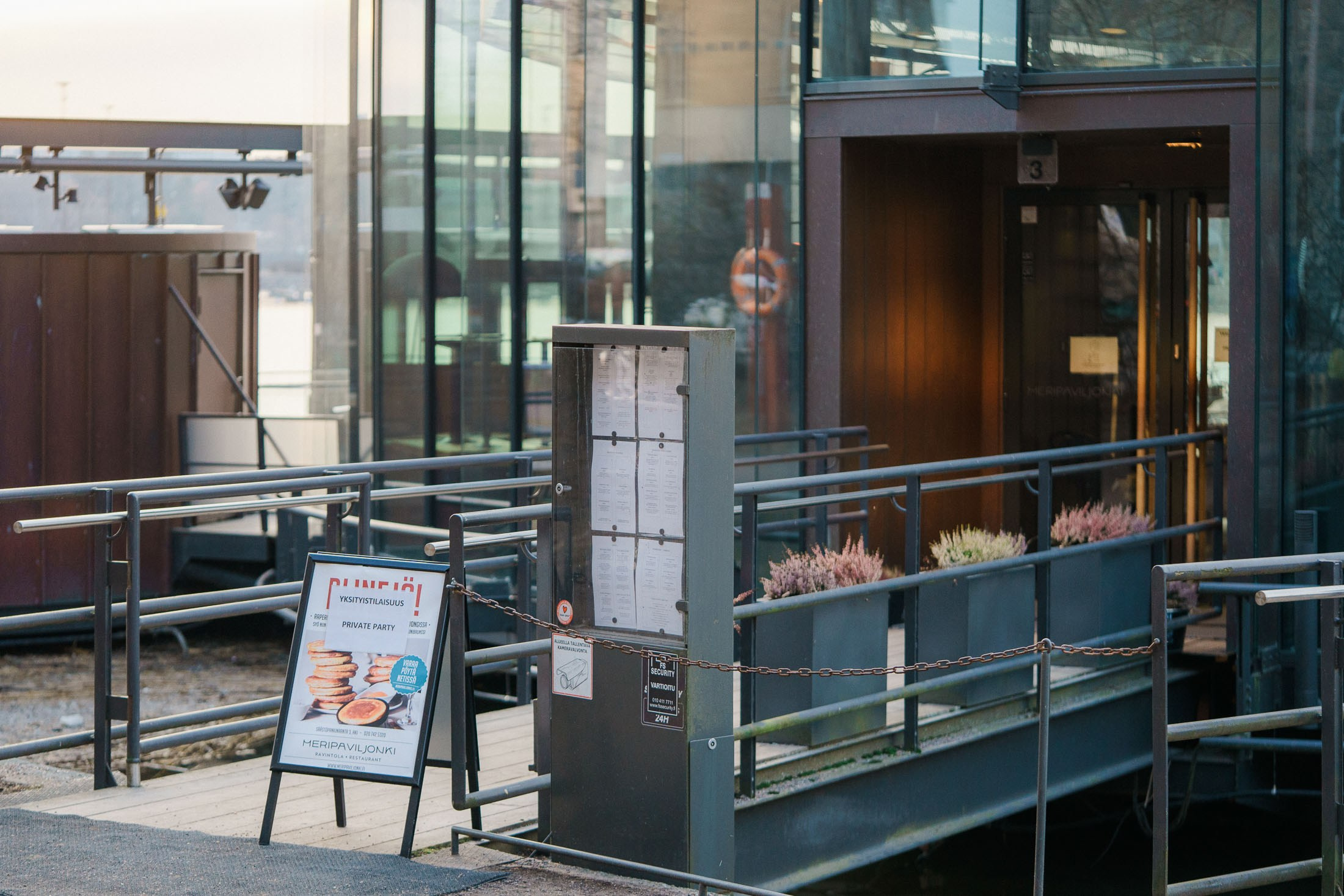 Keväthäät Kallion kirkossa ja Meripaviljongissä