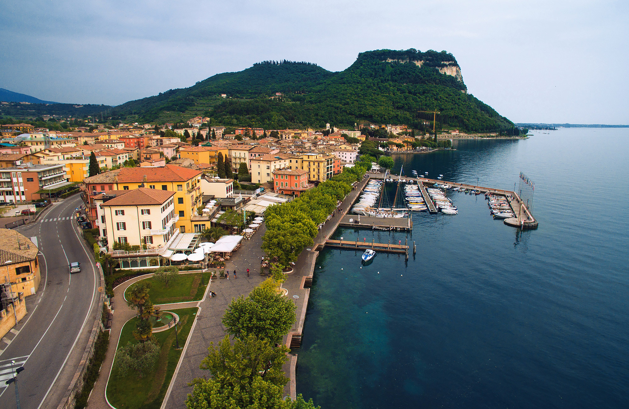 Love story photography Garda Lake