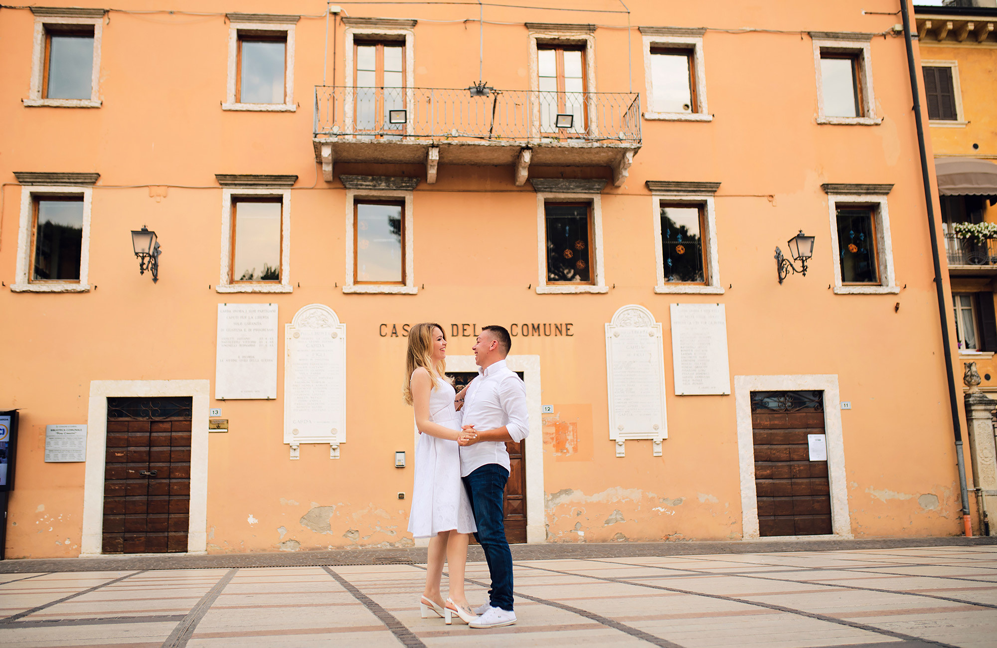 Love story photography Garda Lake