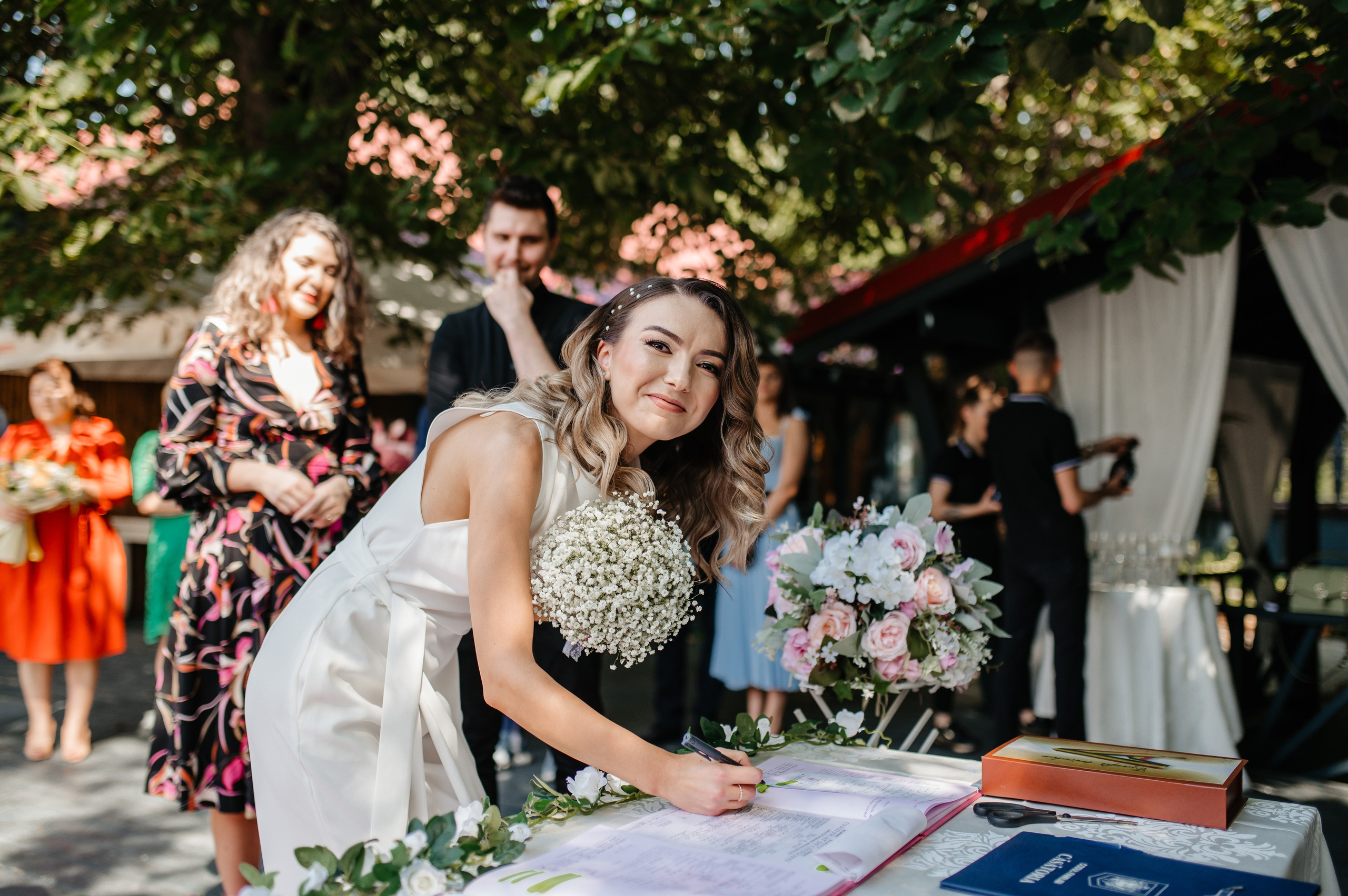 Cununie civila in aer liber si sedinta foto de cuplu. Proud Vision Weddings | Wedding Photography & Film — Servicii profesionale Foto Video Nunta Iasi