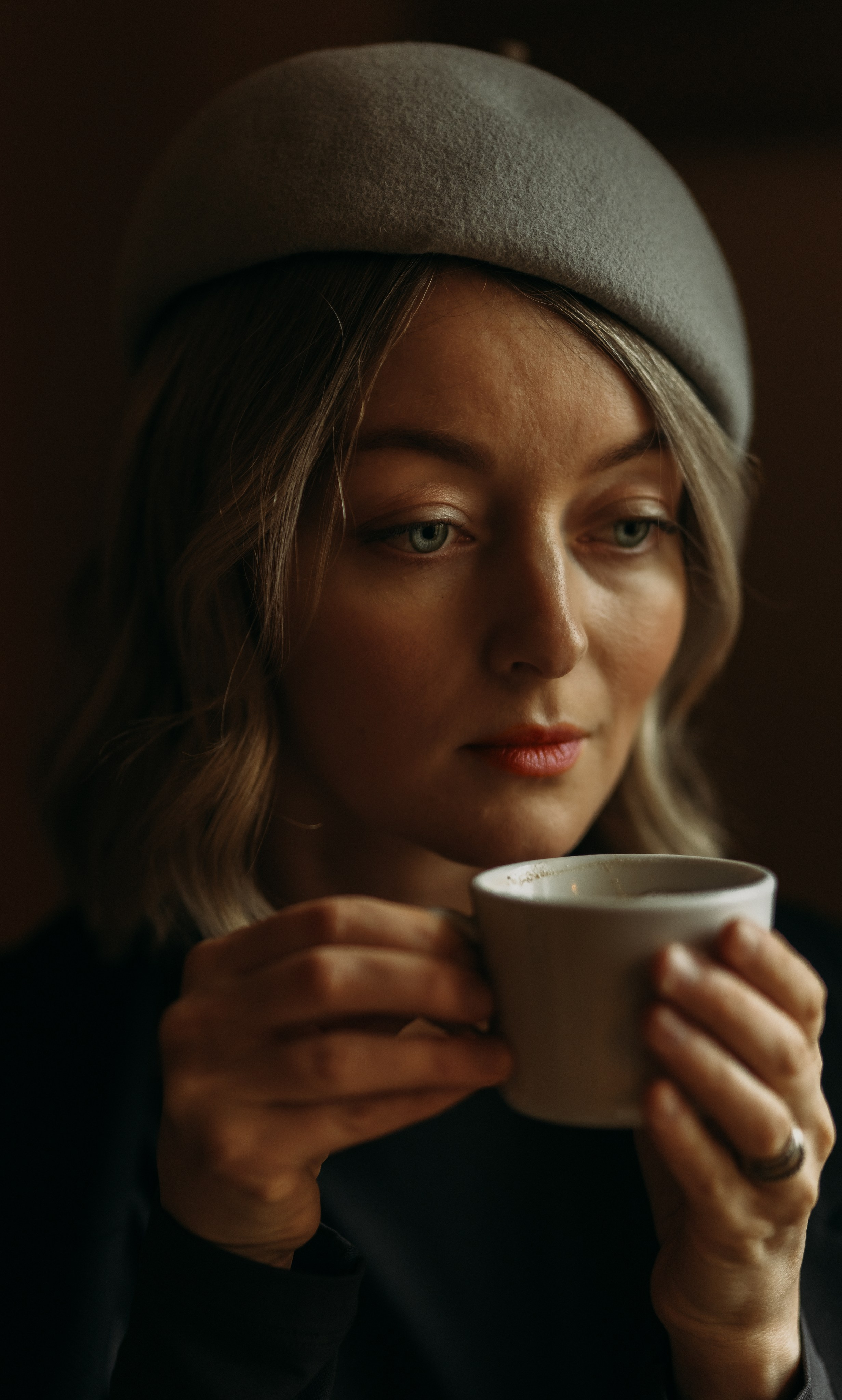 Woman phoshoot. Wedding and portrait photographer in Helsinki Vickan O