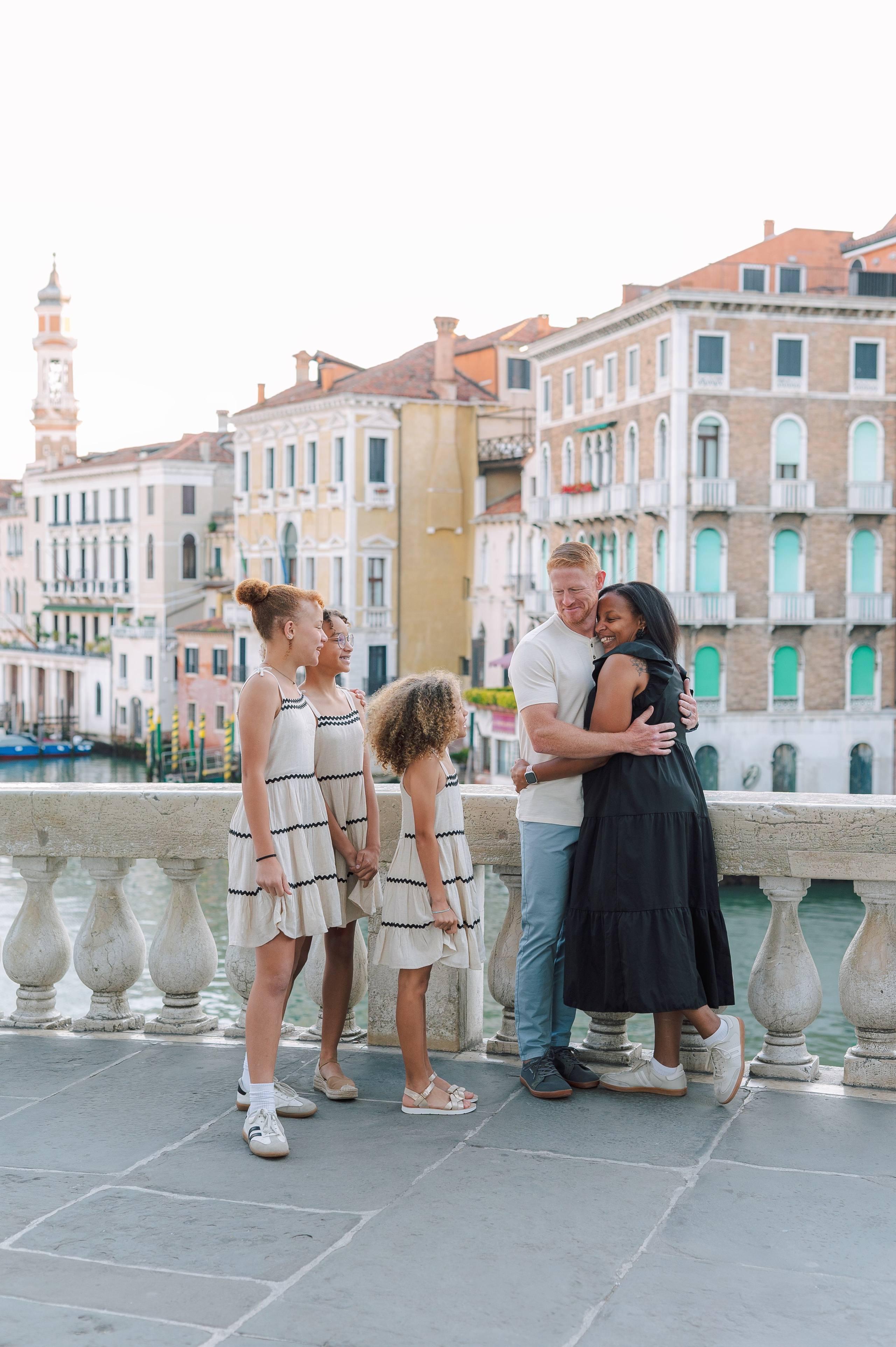 Eliza, Elena, Elliana, Teresa and Brad. Photographer in Venice Anna Terzi