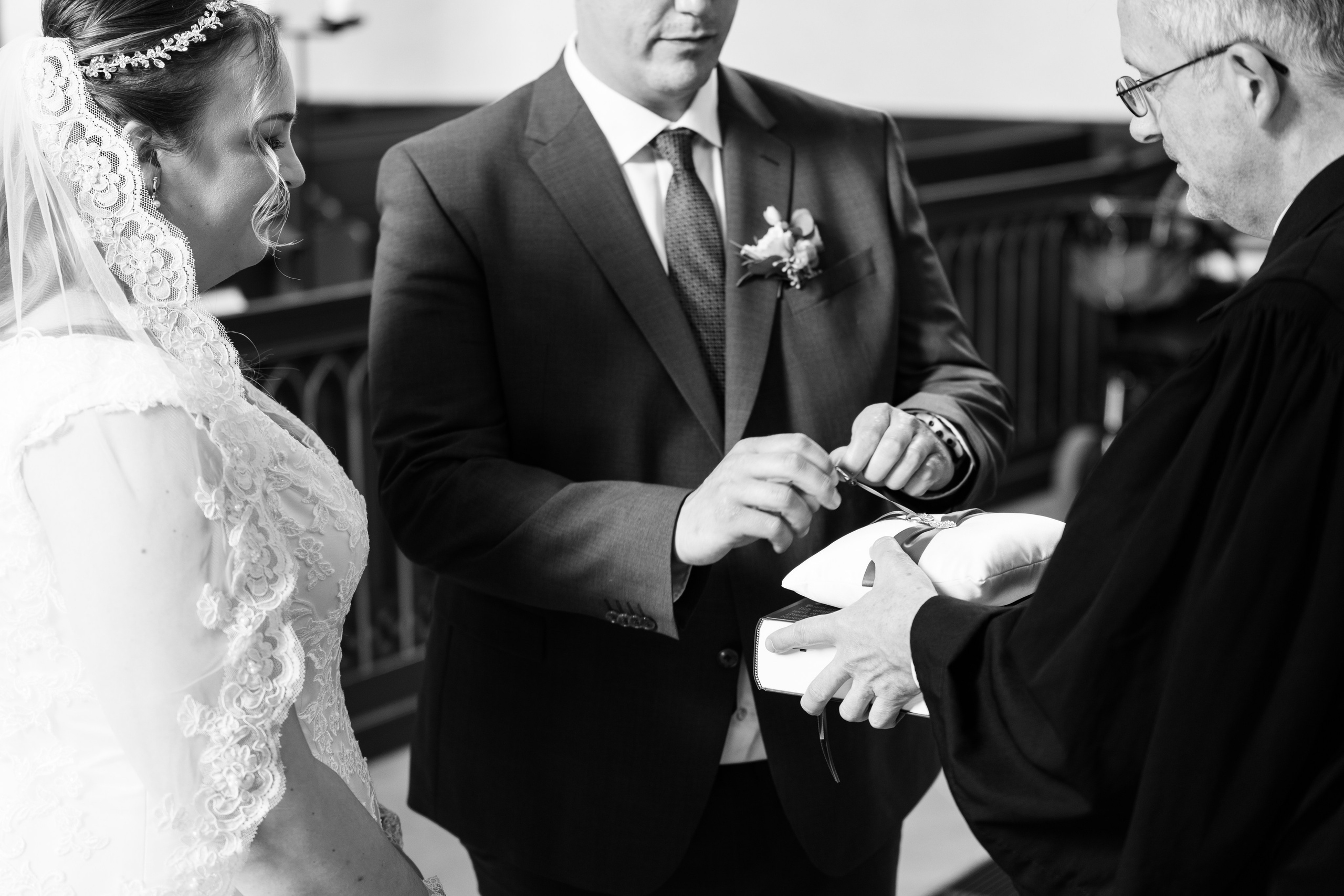 Kirchliche Trauung in Oerlinghausen. Hochzeitfotograf in Bielefeld