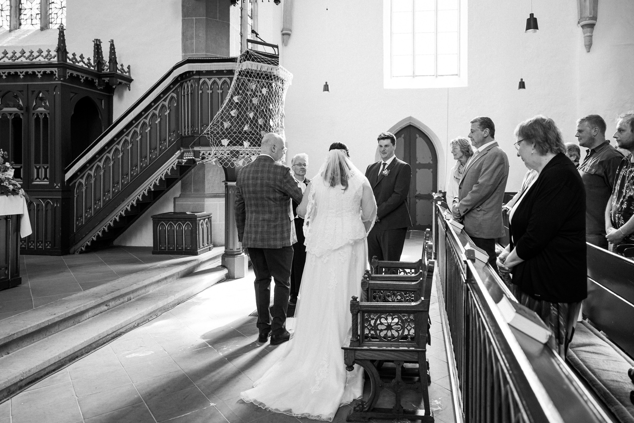 Kirchliche Trauung in Oerlinghausen. Hochzeitfotograf in Bielefeld